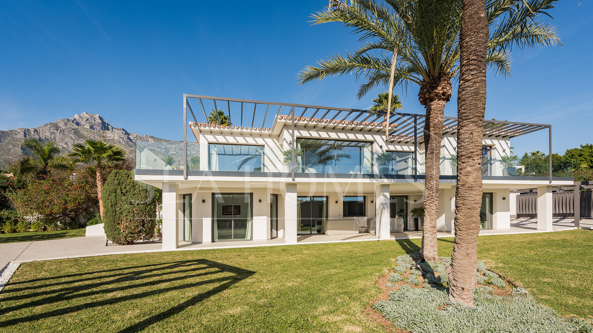 Luxury Five-Bedroom Villa with Panoramic Sea Views in Rocio de Nagüeles, Marbella Golden Mile