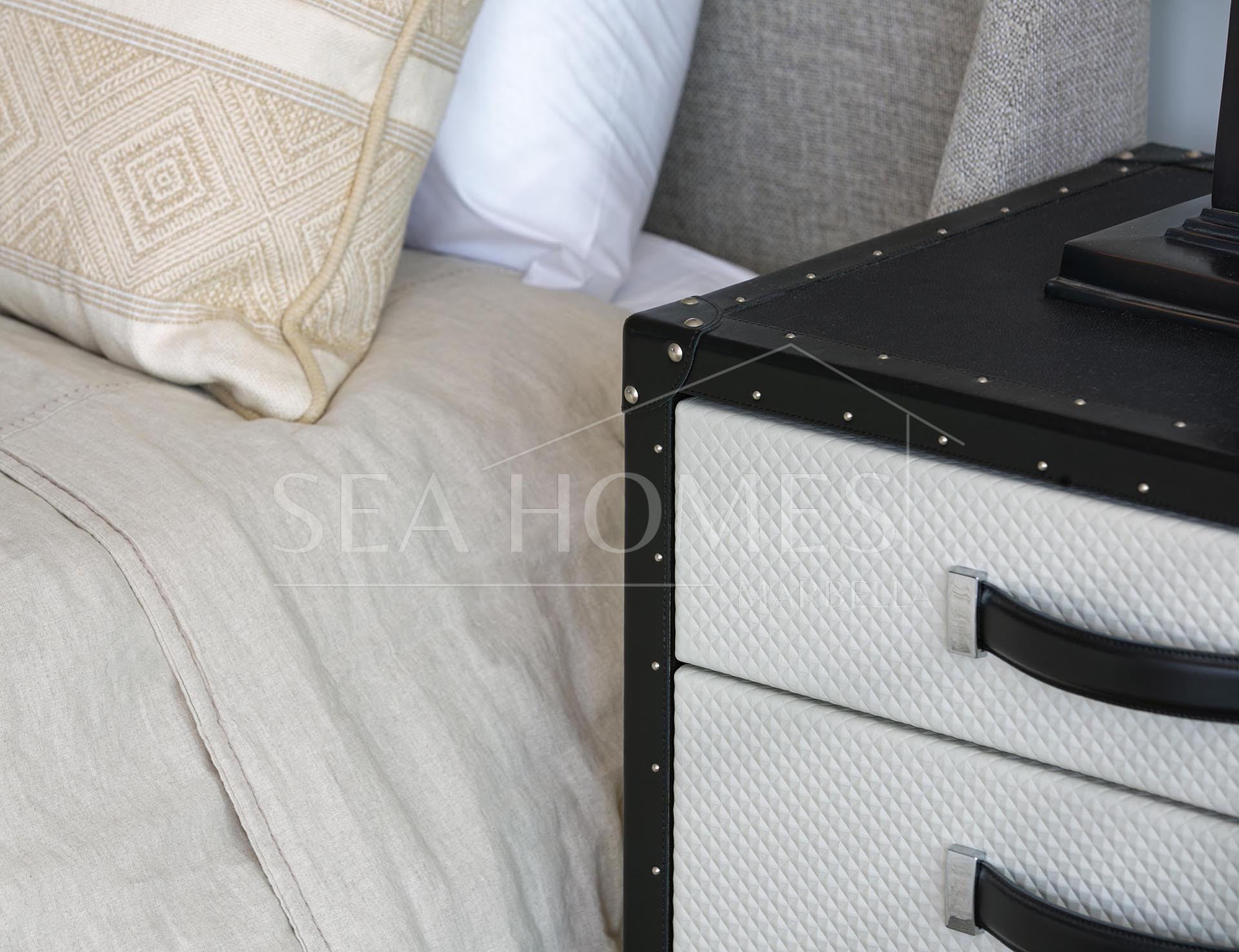 Luxury Five-Bedroom Villa with Panoramic Sea Views in Rocio de Nagüeles, Marbella Golden Mile