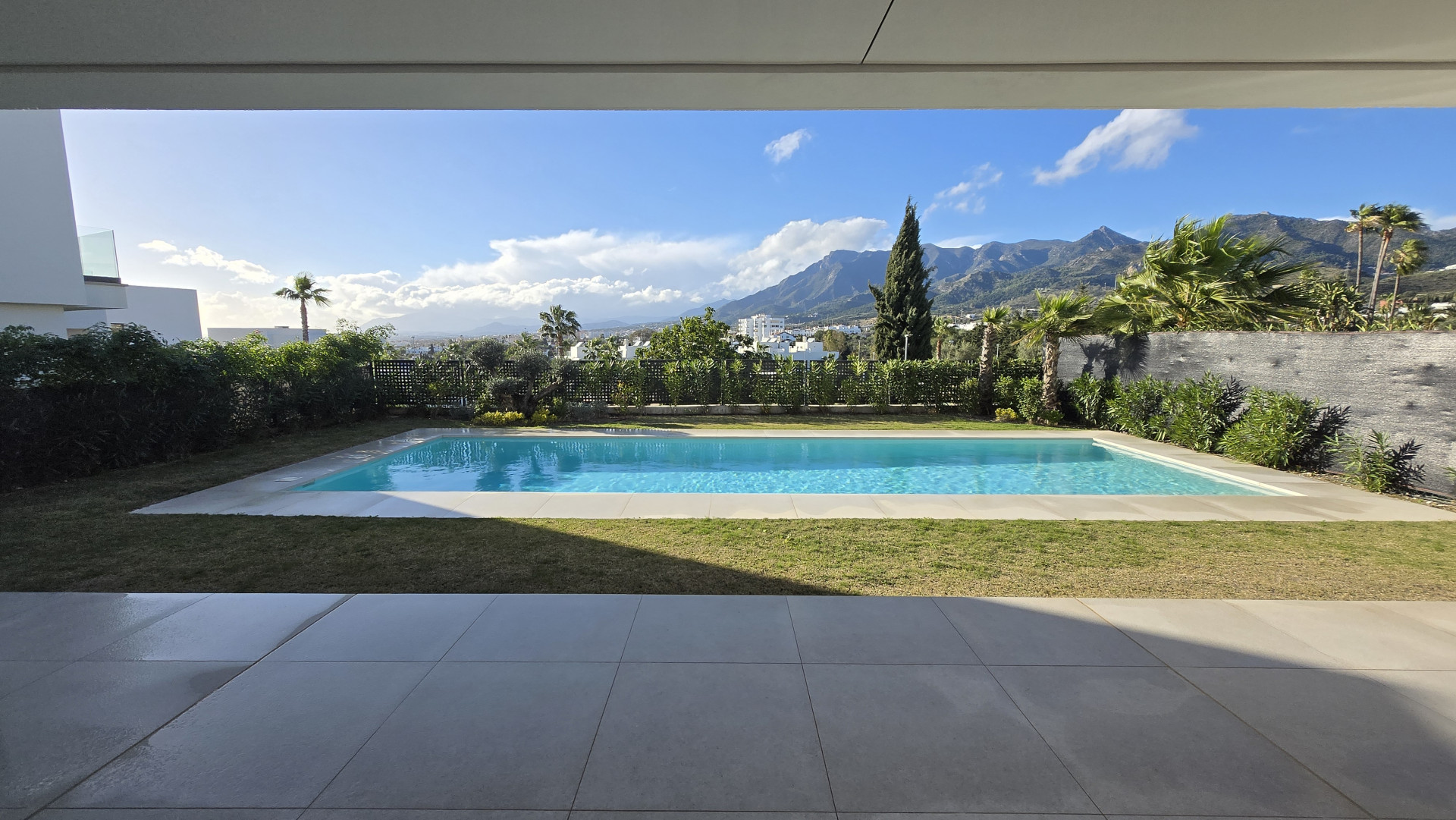Exquisite Luxusvilla mit vier Schlafzimmern in La Finca de Marbella, Marbella Ost