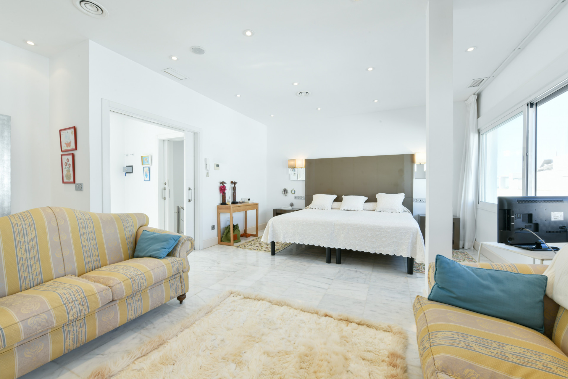 Image {index}:  For sale, The Golden Mile, €2,390,000 [6176]