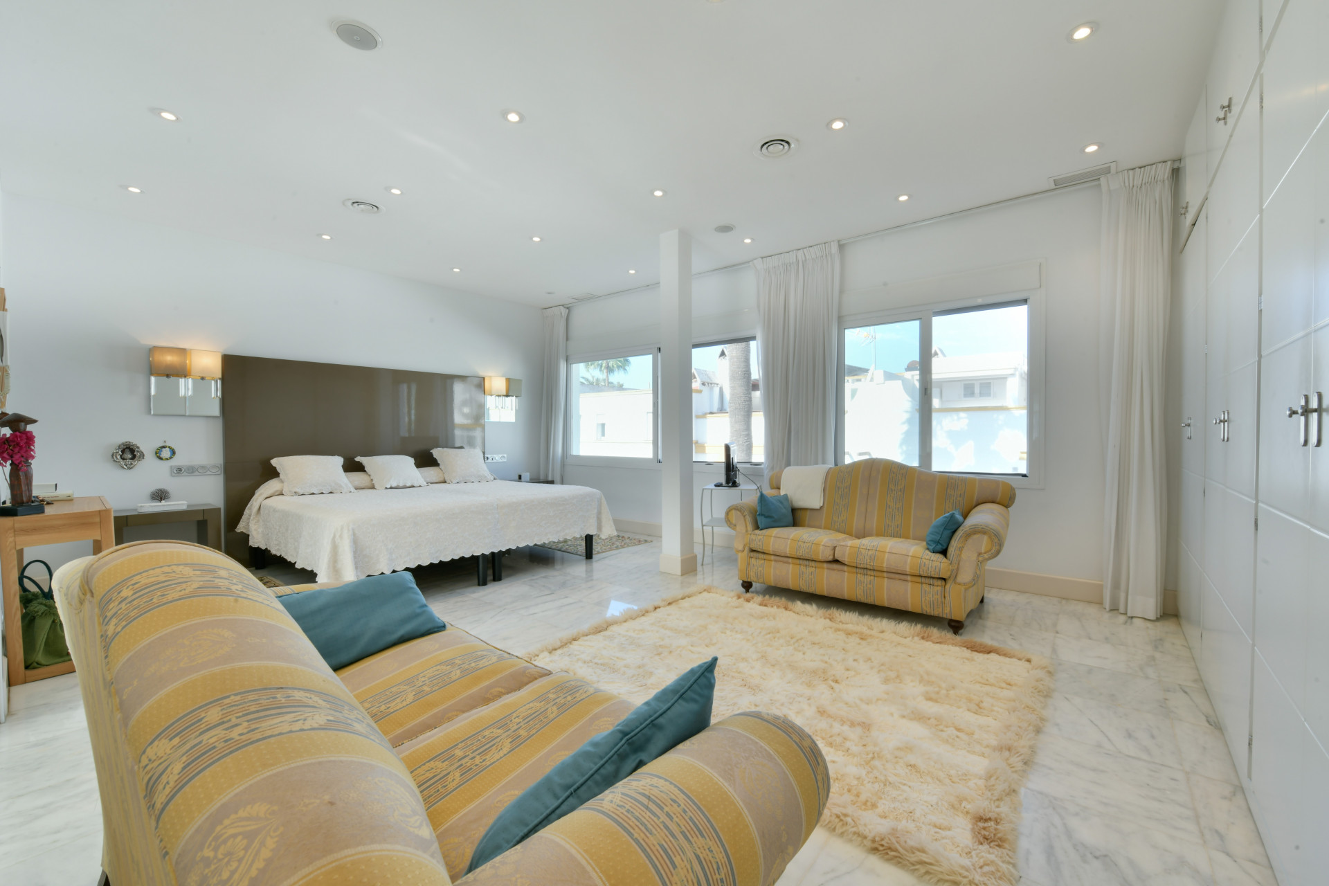 Image {index}:  For sale, The Golden Mile, €2,390,000 [6176]