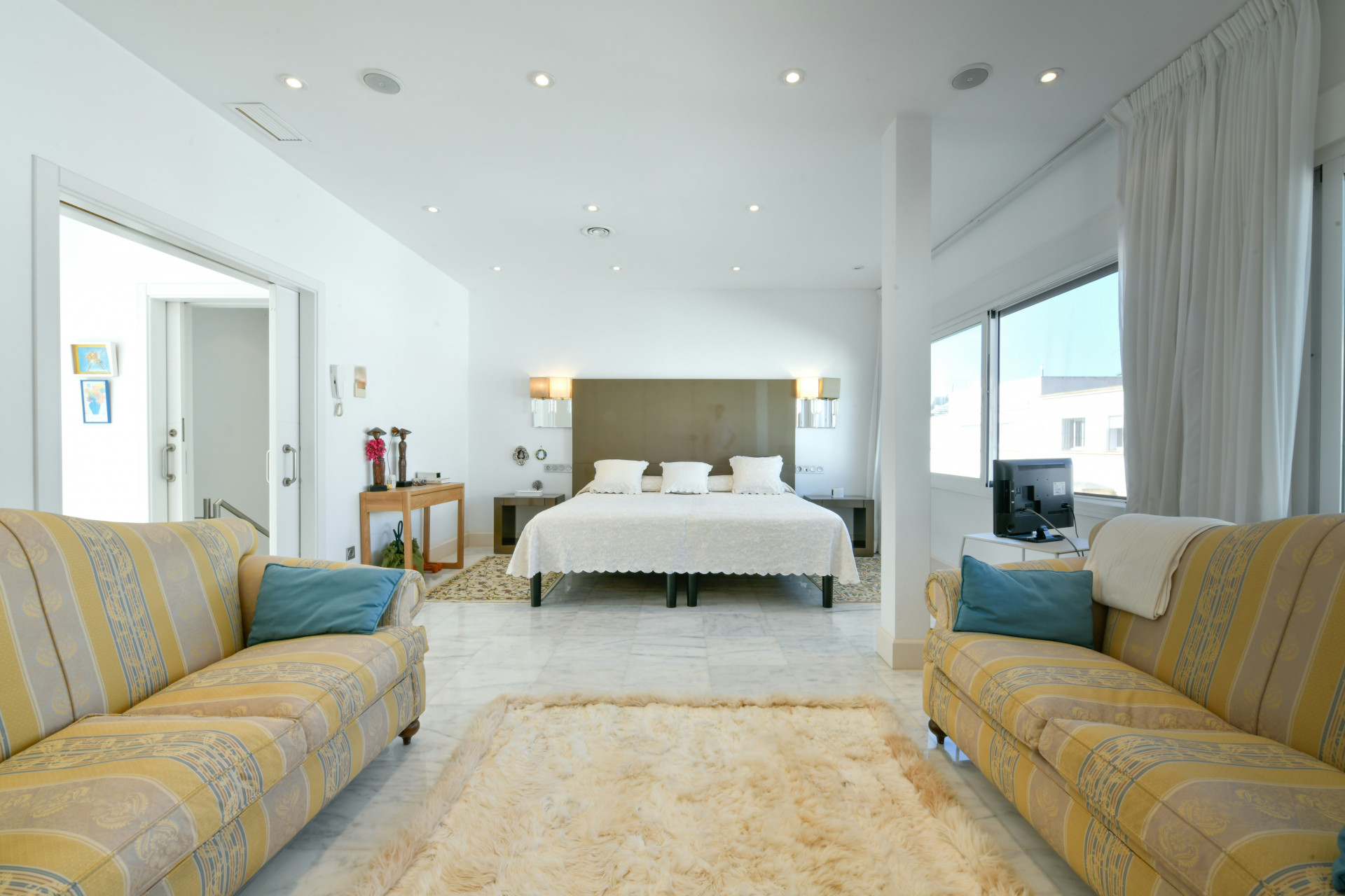 Image {index}:  For sale, The Golden Mile, €2,390,000 [6176]