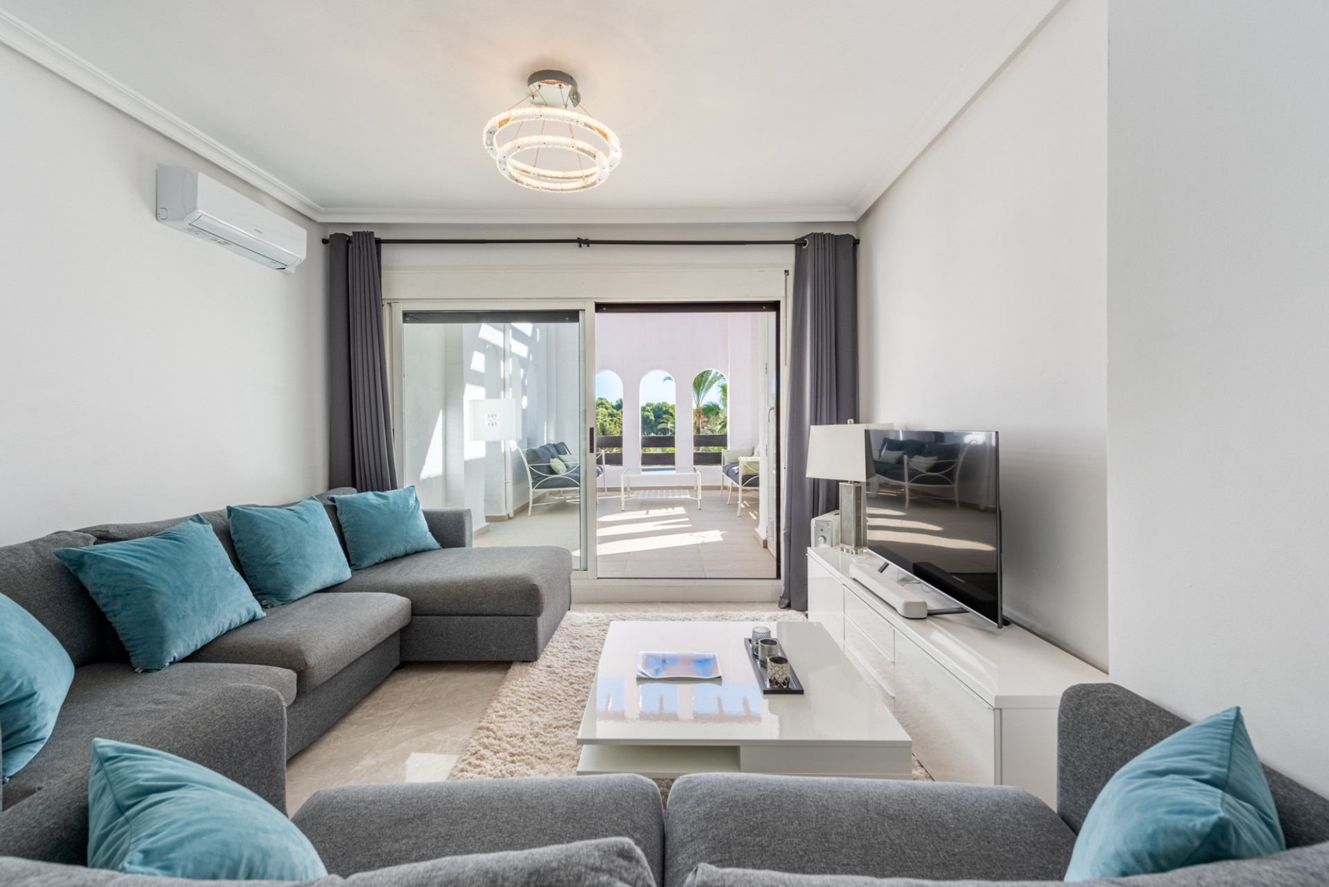 Atemberaubende 3-Schlafzimmer-Eckwohnung in La Maestranza, Nueva Andalucía