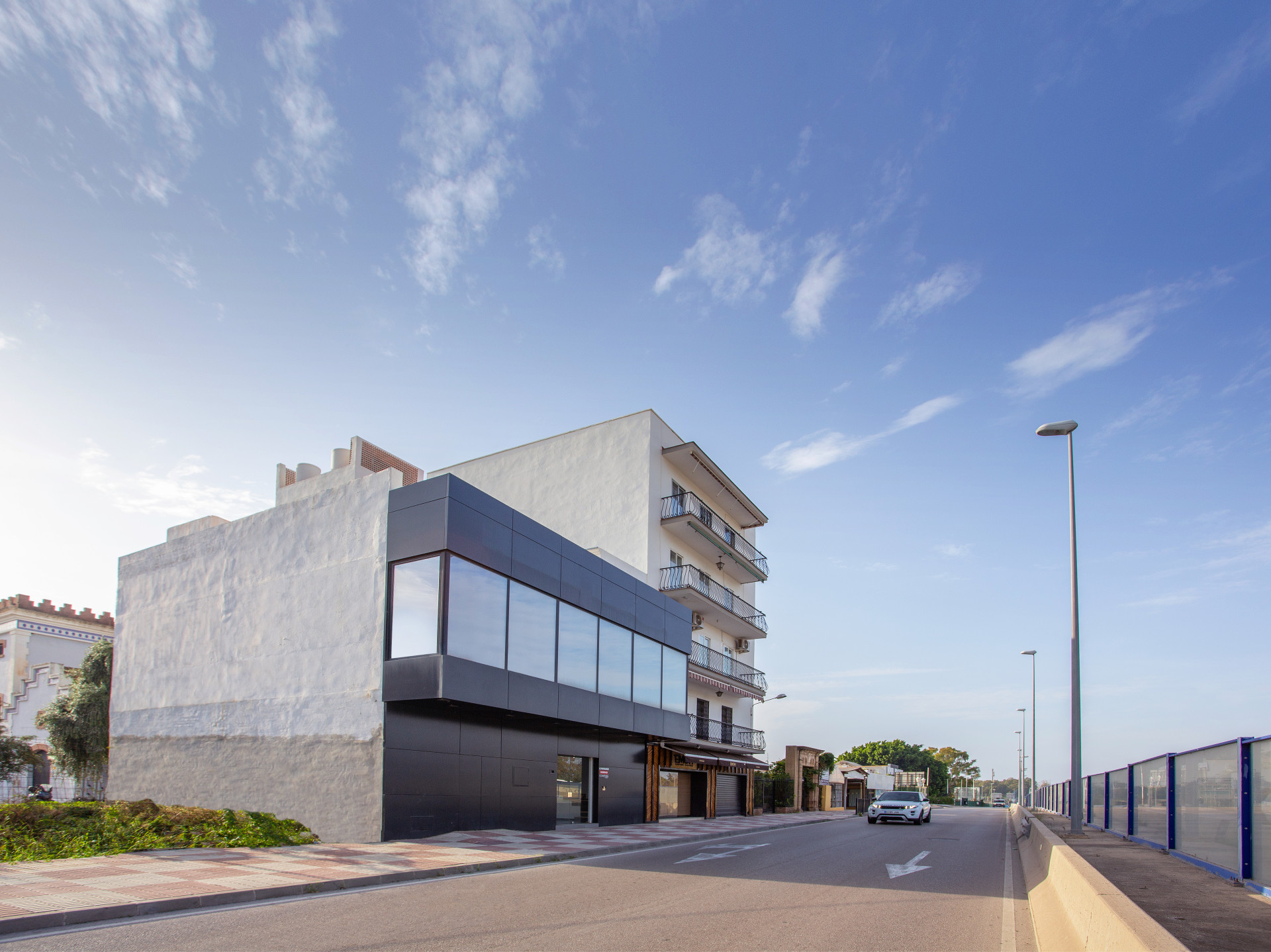 0BuildingSan Pedro de Alcantara | Henger Real Estate