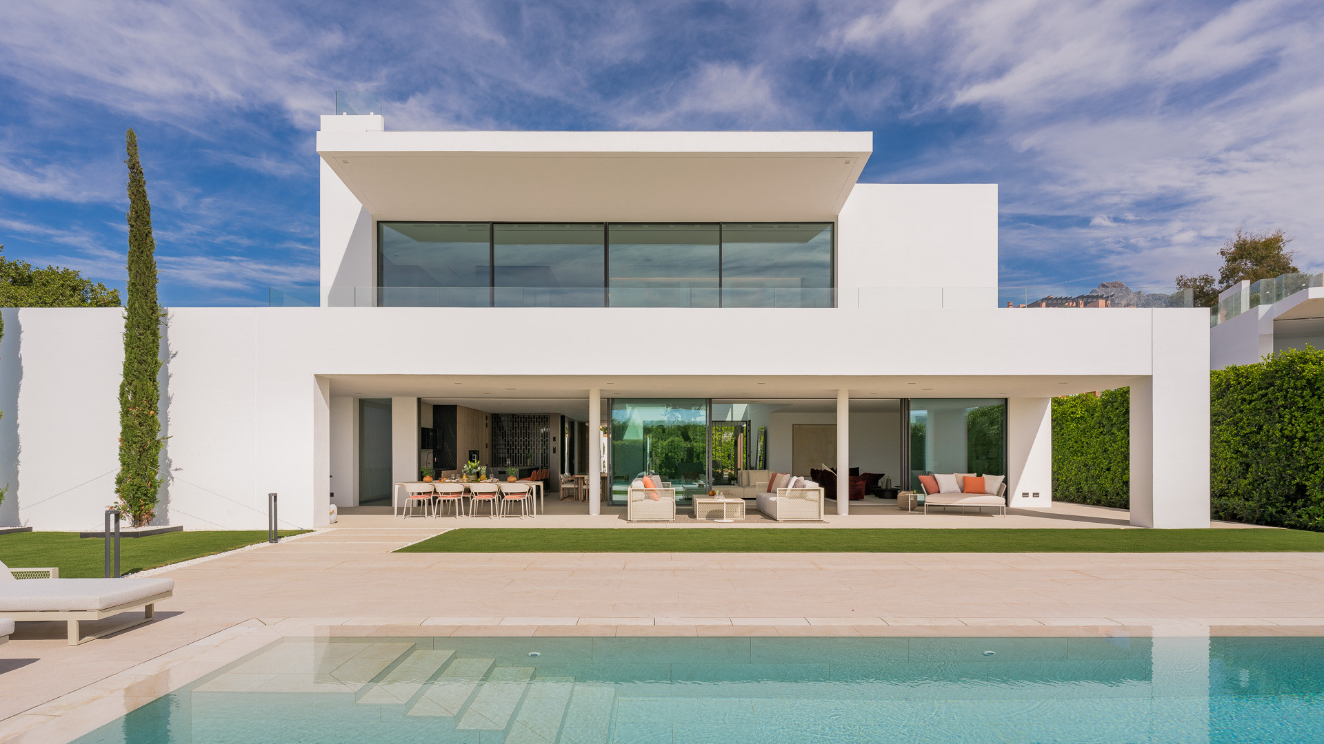 EXQUISITA VILLA CONTEMPORÁNEA - VILLA ZERO - EN LA PRESTIGIOSA MILLA DE ORO DE MARBELLA