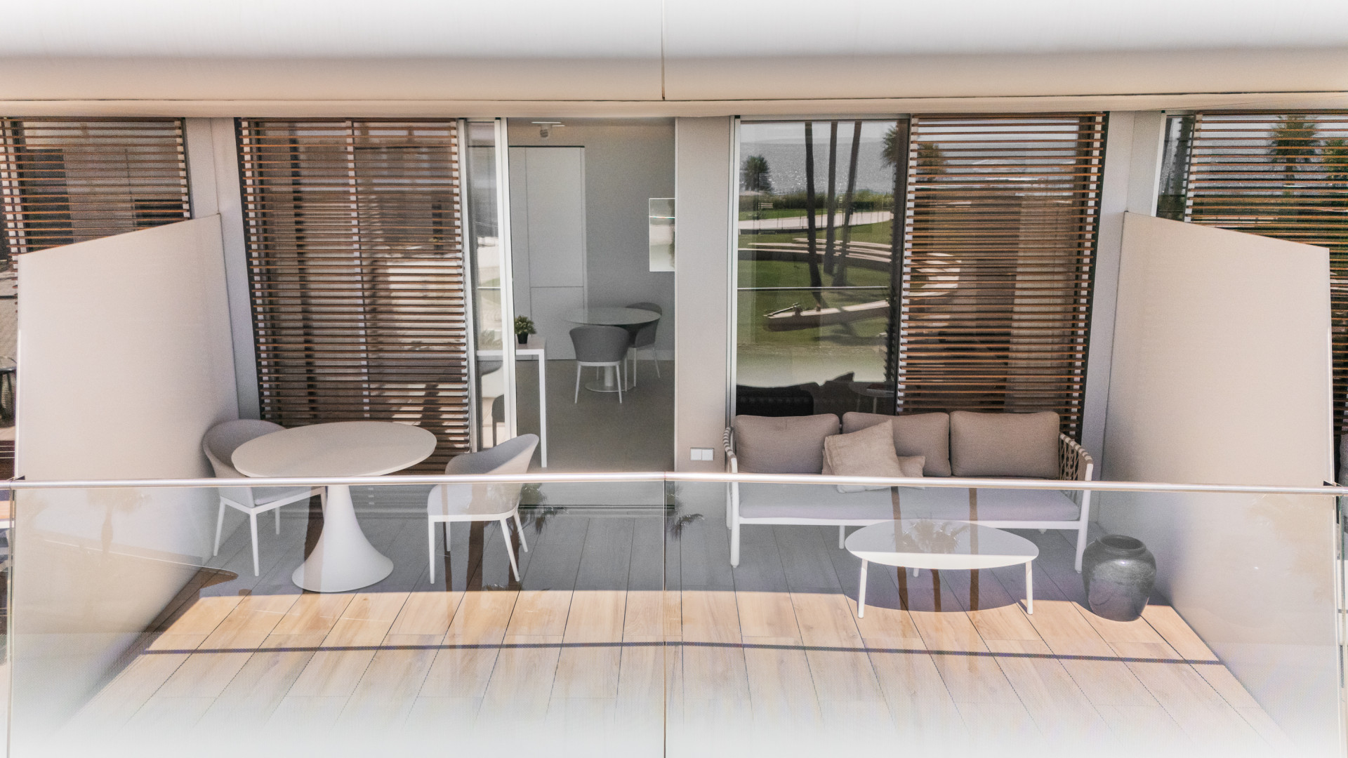 ESPECTACULAR APARTAMENTO EN PRIMERA LINEA DE PLAYA EN THE EDGE ESTEPONA