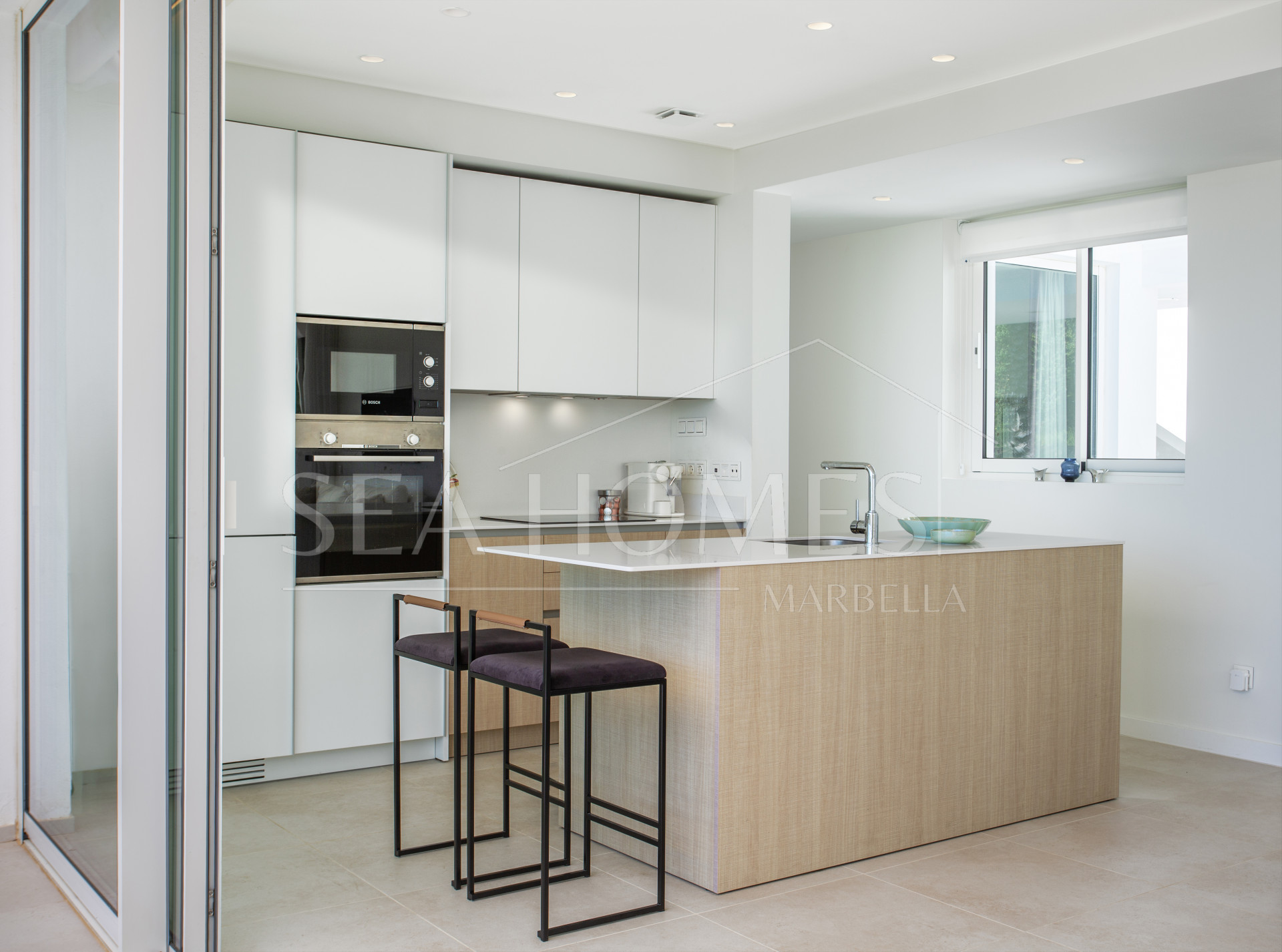 LUXURY PENTHOUSE WITH SEA VIEWS IN PALO ALTO