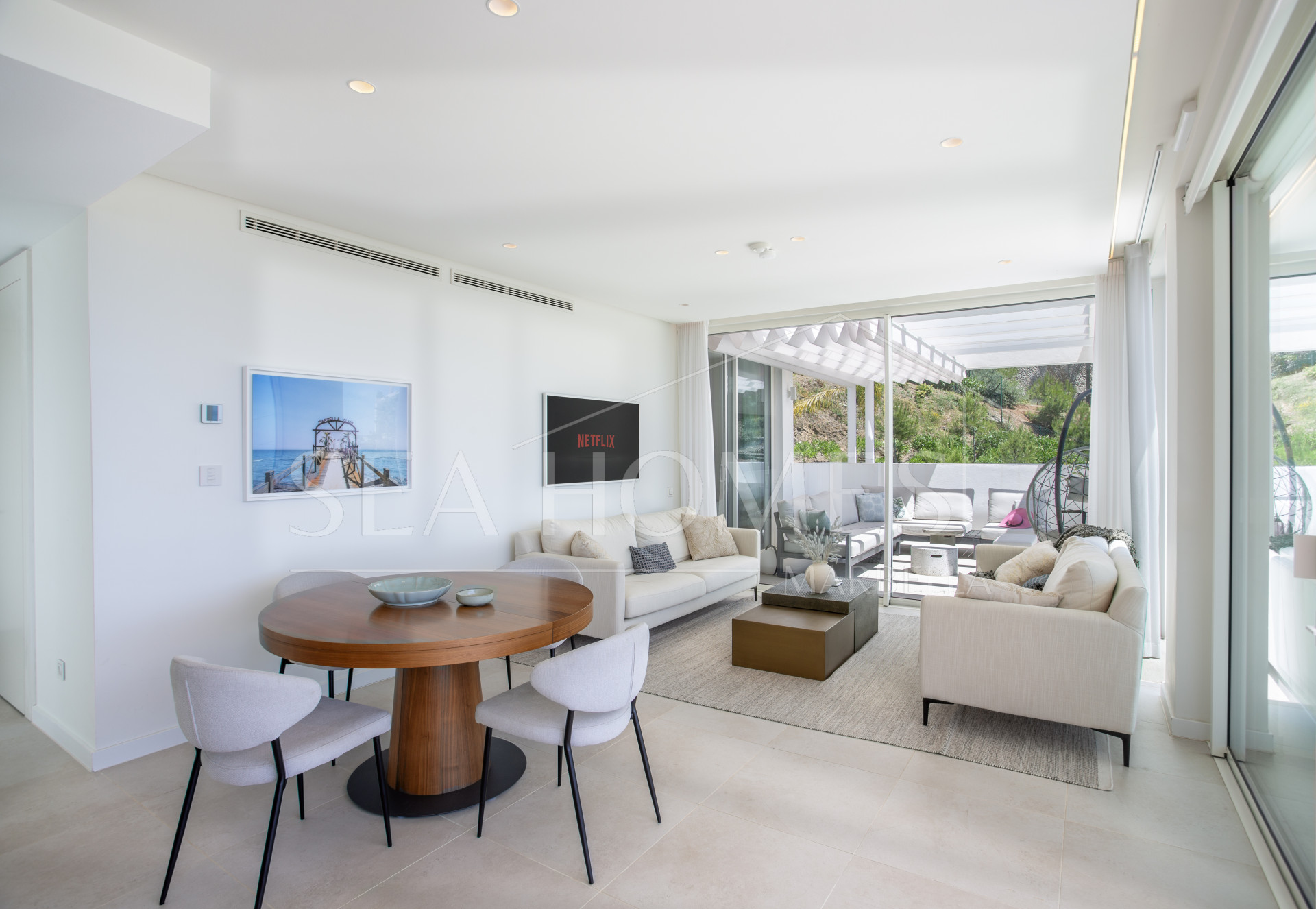 LUXURY PENTHOUSE WITH SEA VIEWS IN PALO ALTO