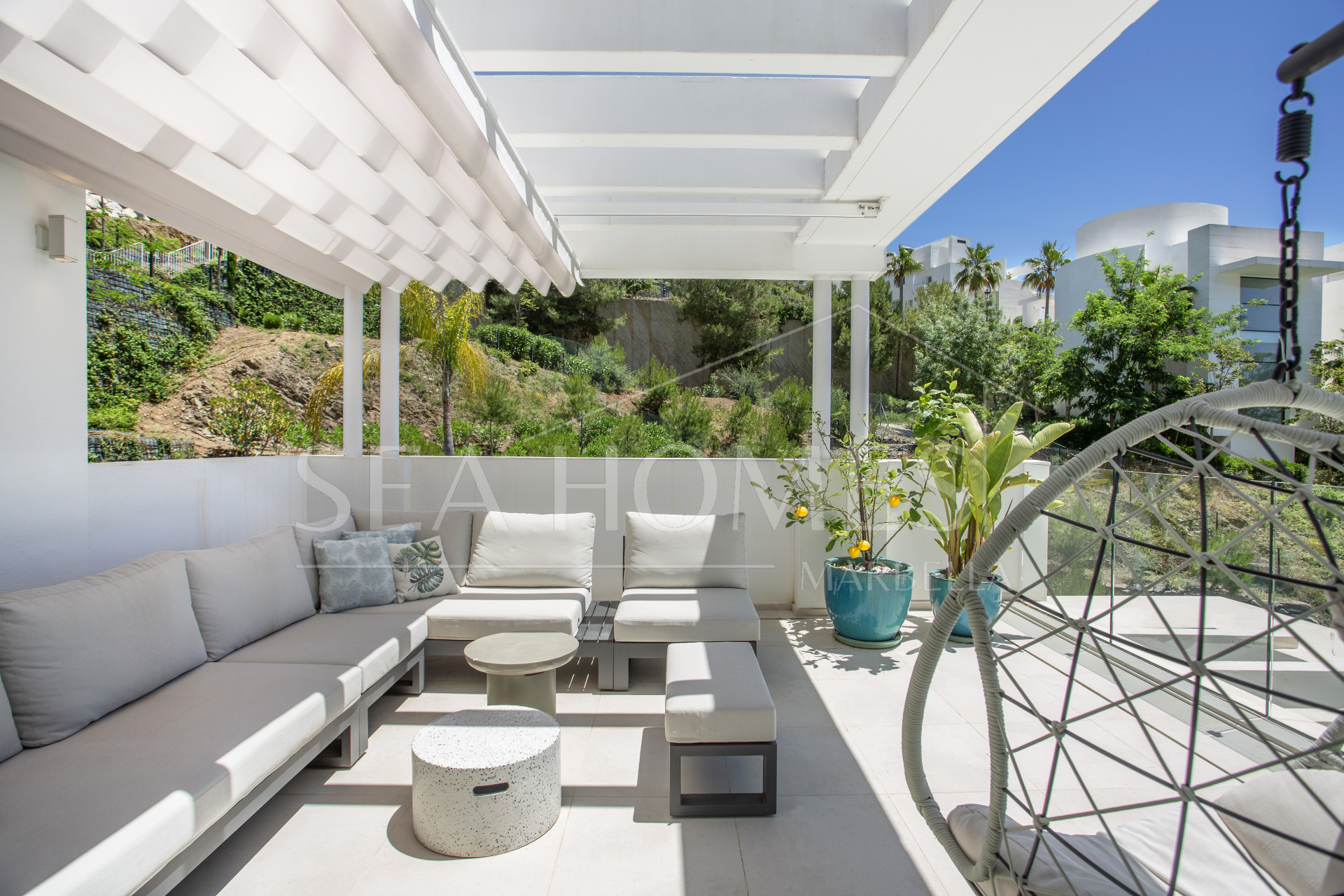 LUXURY PENTHOUSE WITH SEA VIEWS IN PALO ALTO