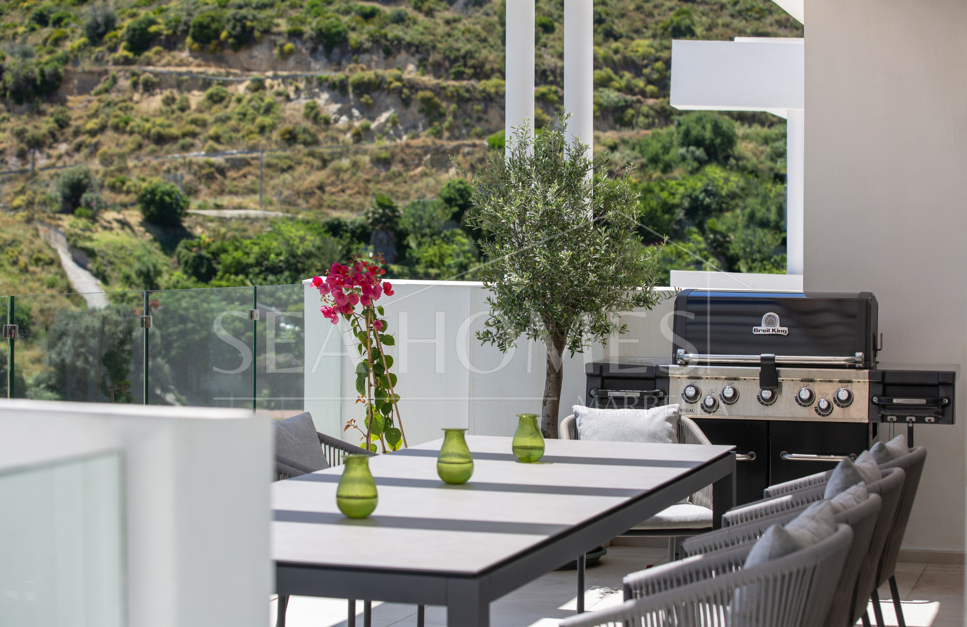 LUXURY PENTHOUSE WITH SEA VIEWS IN PALO ALTO