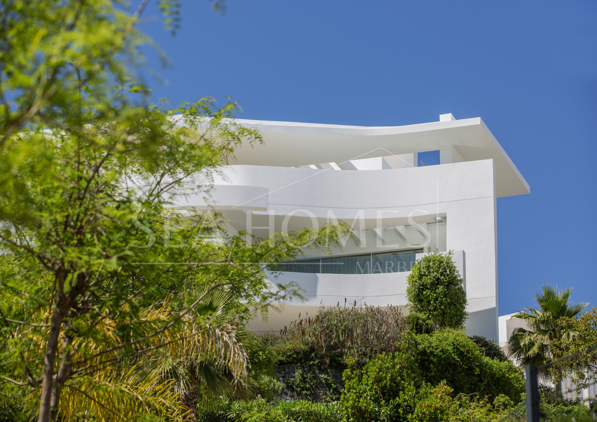 LUXURY PENTHOUSE WITH SEA VIEWS IN PALO ALTO