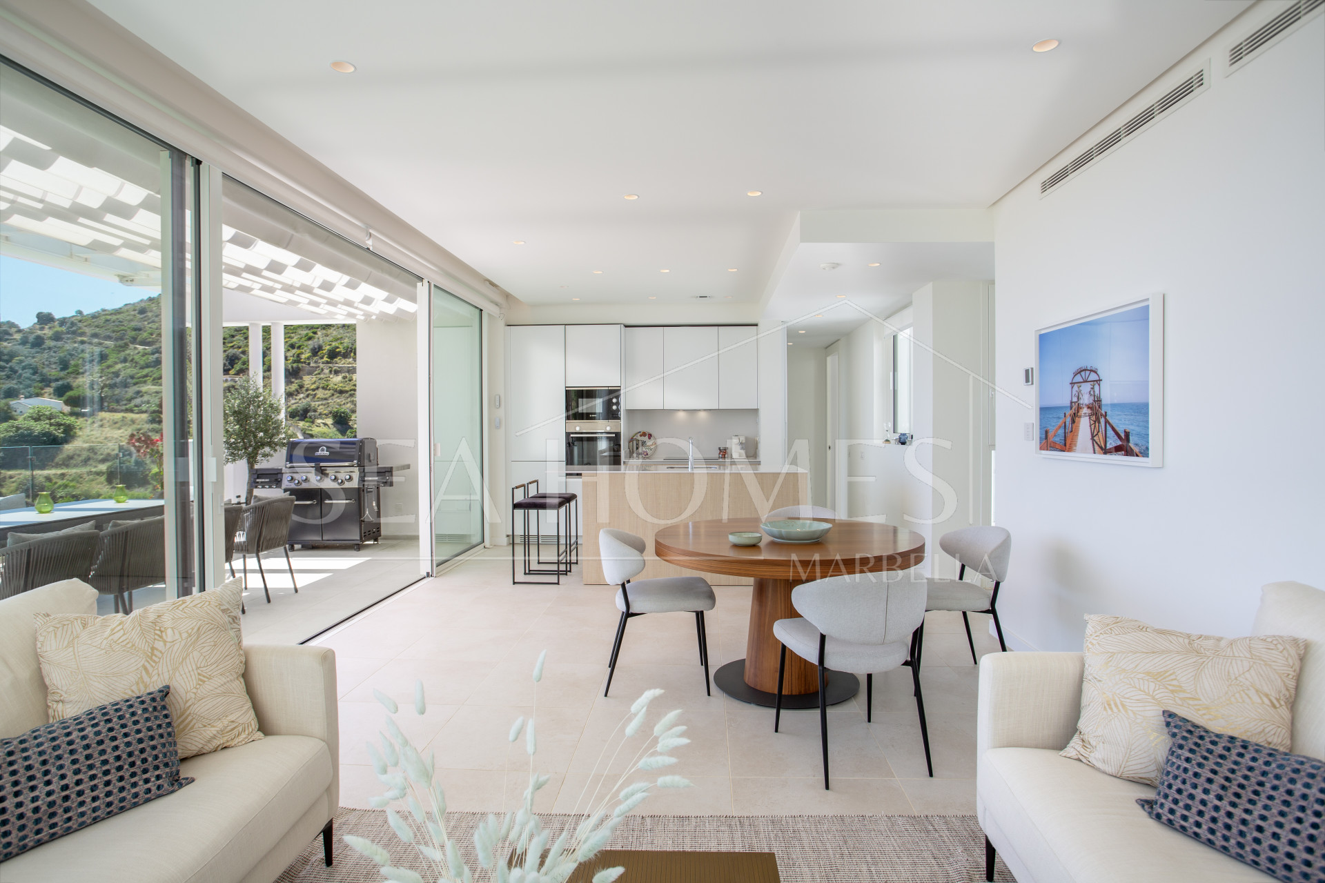 LUXURY PENTHOUSE WITH SEA VIEWS IN PALO ALTO