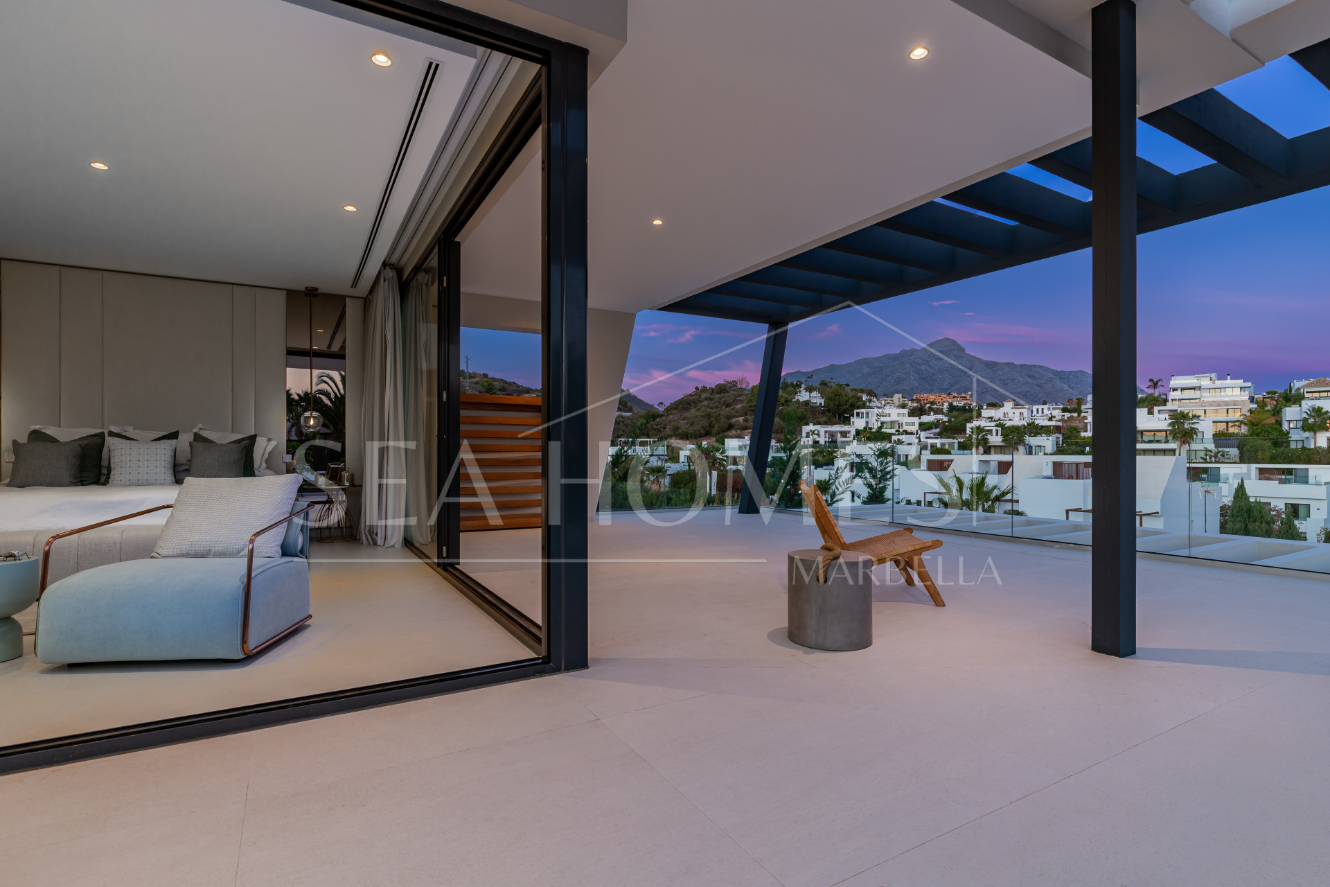 STRIKING 6-BEDROOM CONTEMPORARY VILLA IN THE HEART OF THE GOLF VALLEY NUEVA ANDALUCIA, MARBELLA