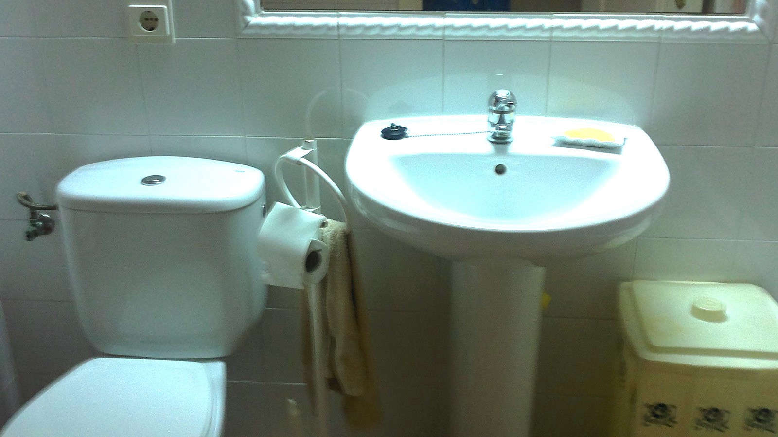 Bright 2-Bedroom Apartment – 5-Min Walk to Beach