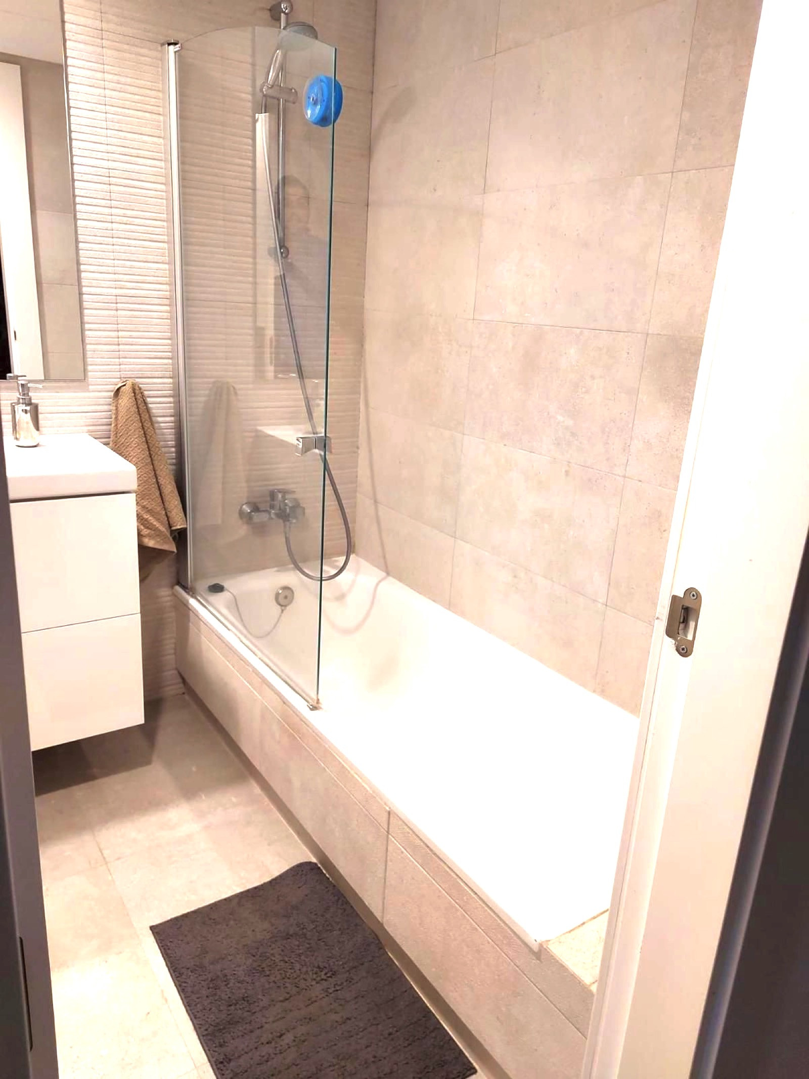 Spacious Modern Duplex in Exclusive Urbanización El Gamonal