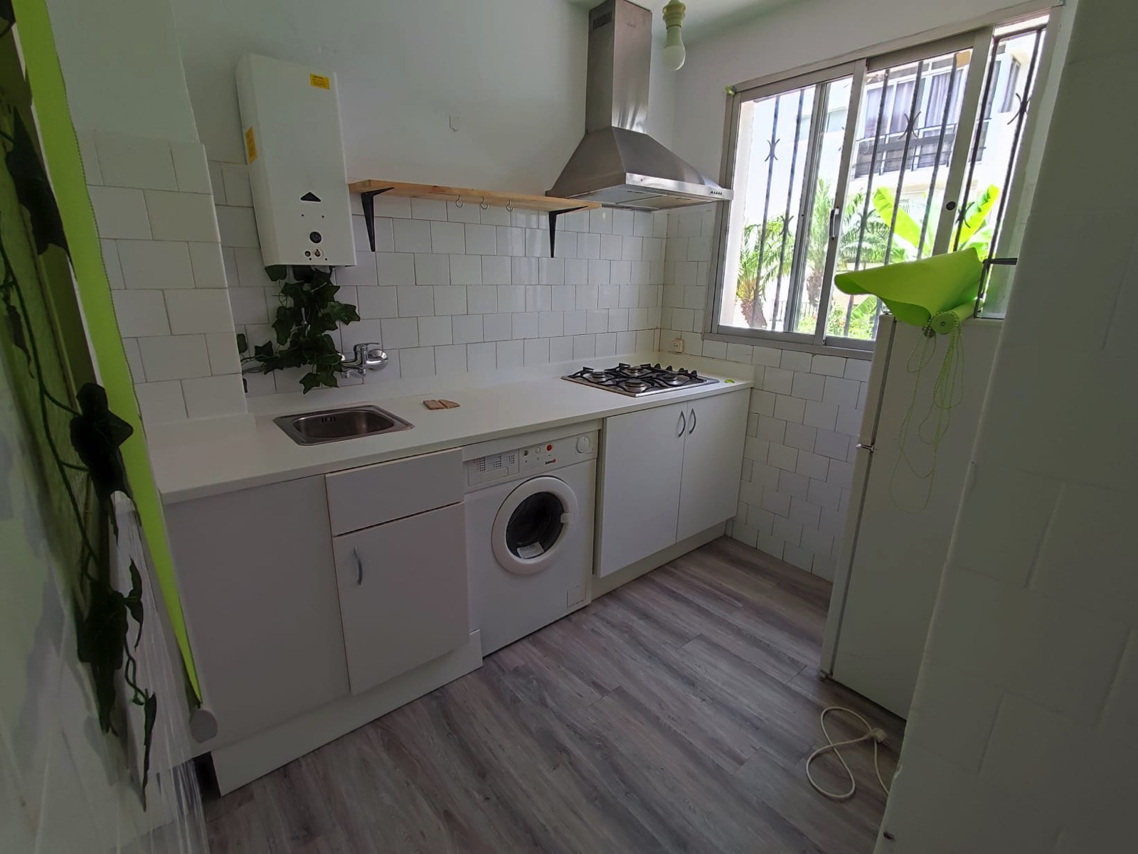 Beautifully renovated apartment in the vibrant Urbanización Parque Antena