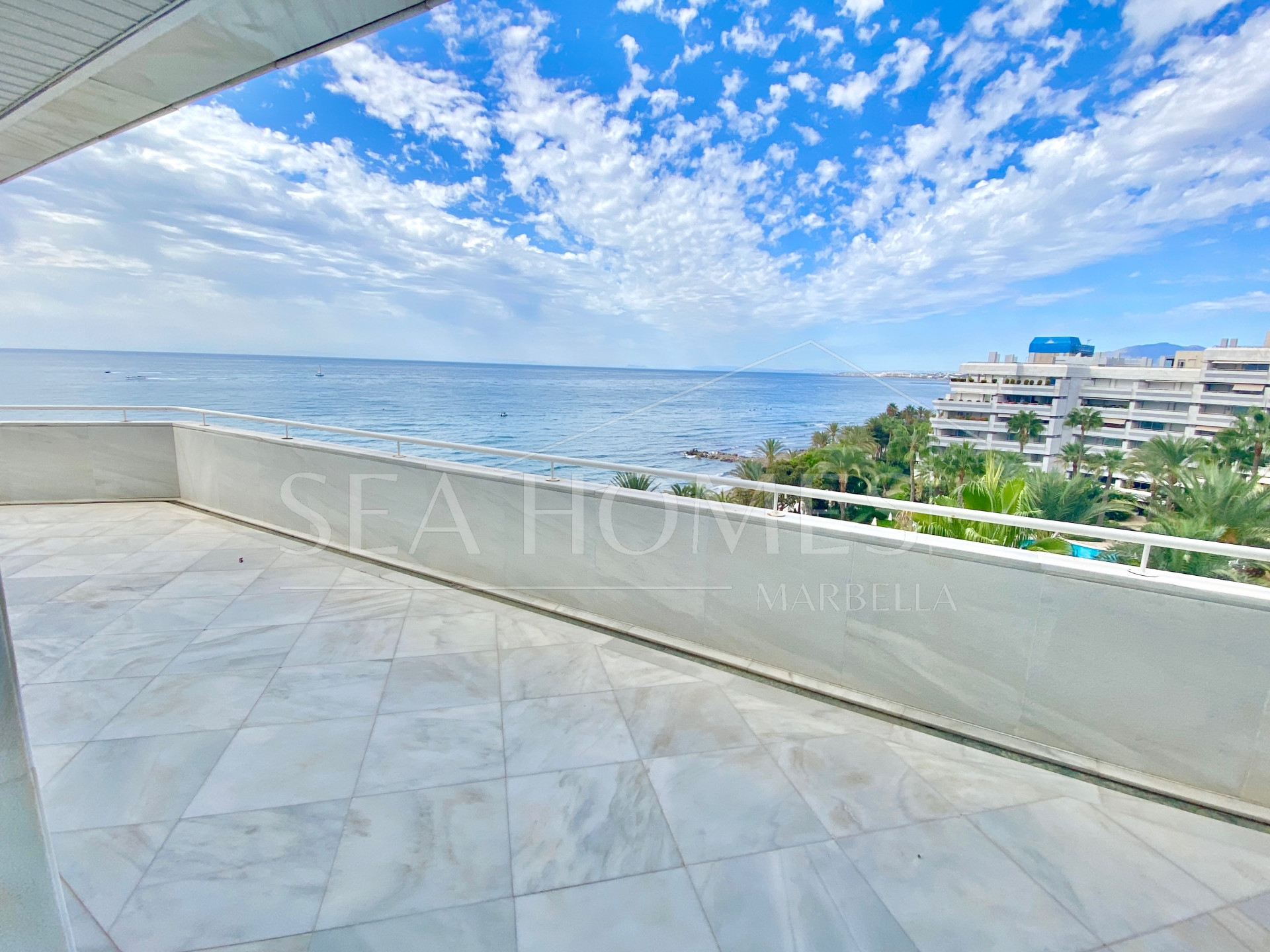 Exclusive apartment for rent at Mare Nostrum with unbeatable sea views