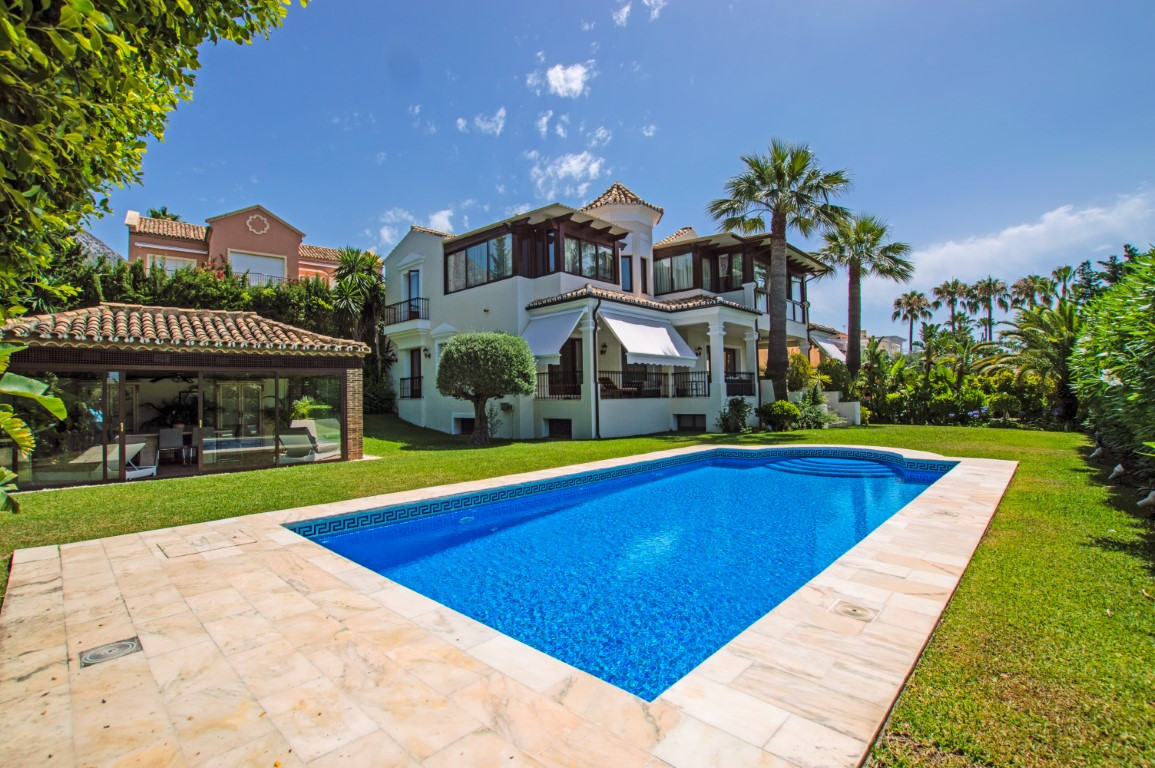 Elegante villa en venta en  Sierra Blanca,Marbella,Costa del Sol