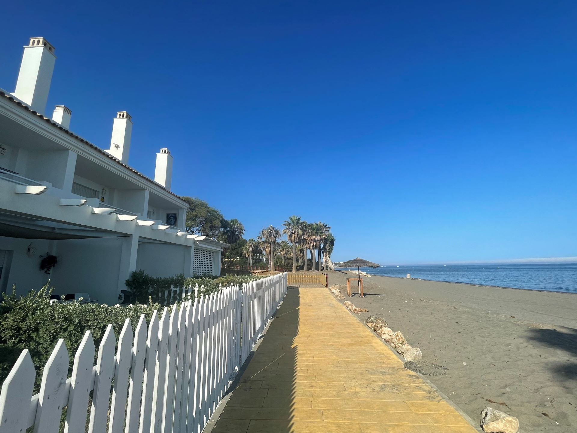 Beachfront townhouse in El Saladillo beach, New Golden Mile, Estepona