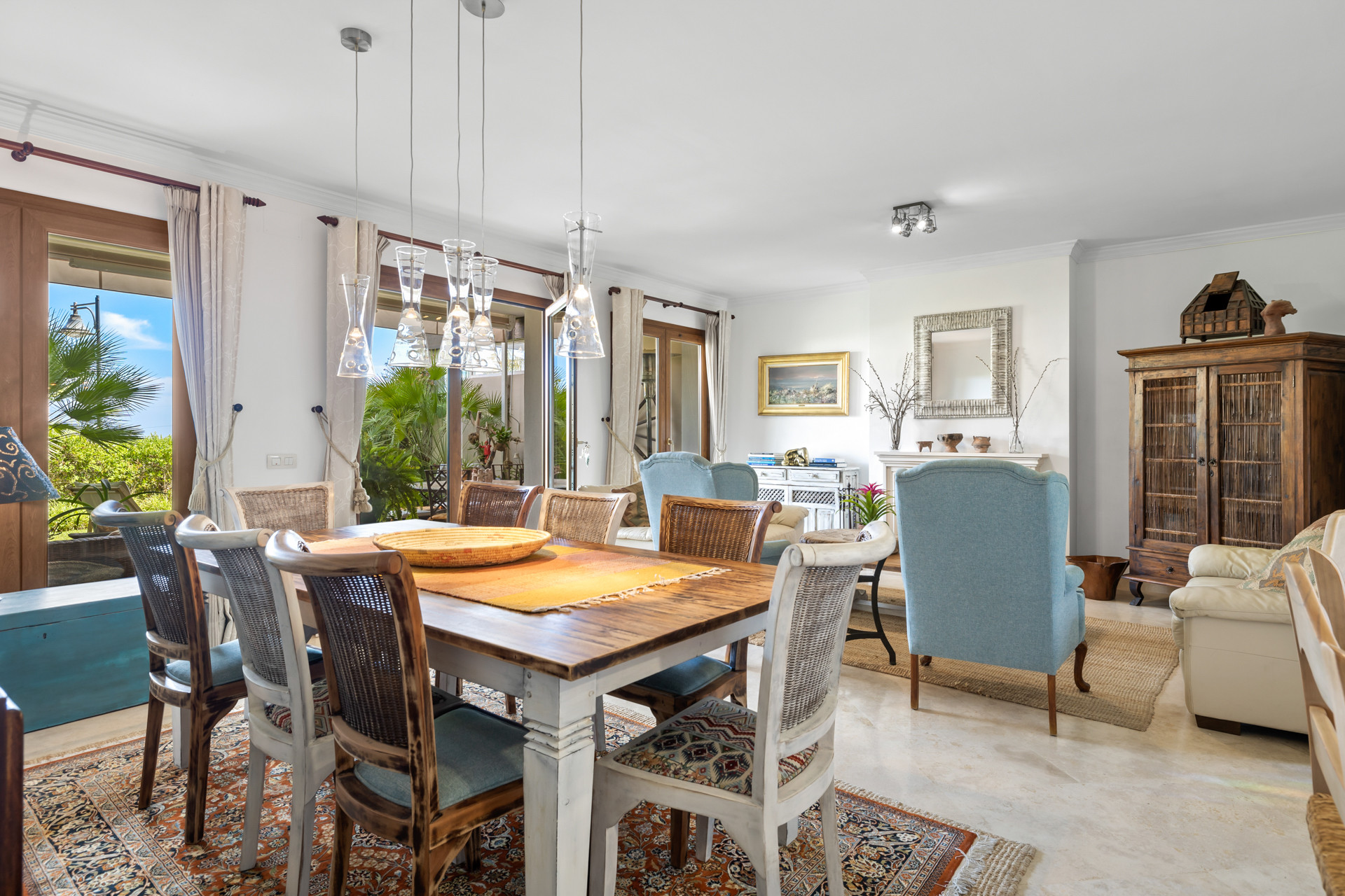 Elegante und geräumige Villa in Paraíso Hills, Estepona – Küstenansicht und Exklusive Annehmlichkeiten
