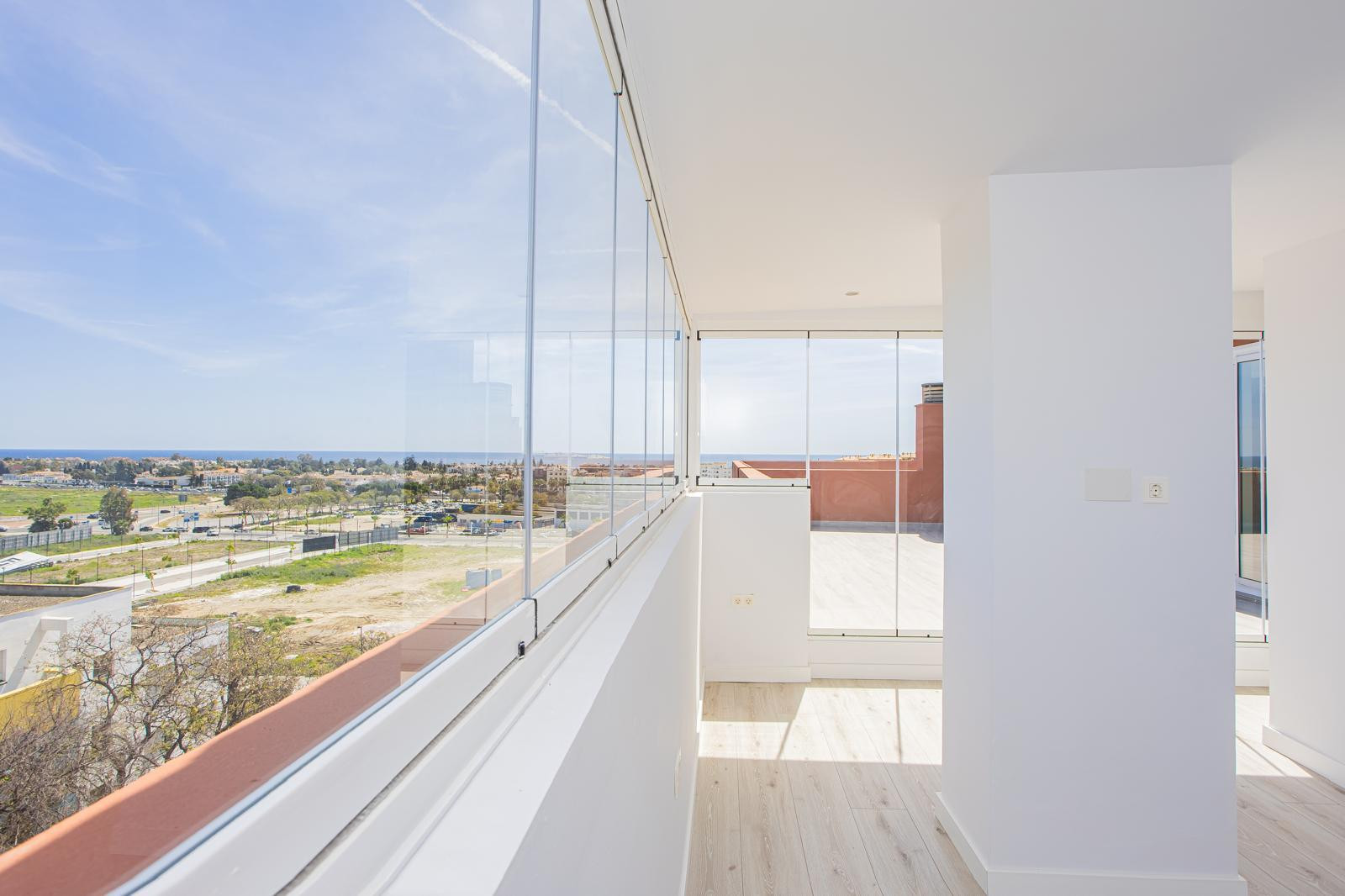 Renoviertes Apartment mit Terrasse und Aussicht, nur wenige Minuten vom Strand in San Pedro.