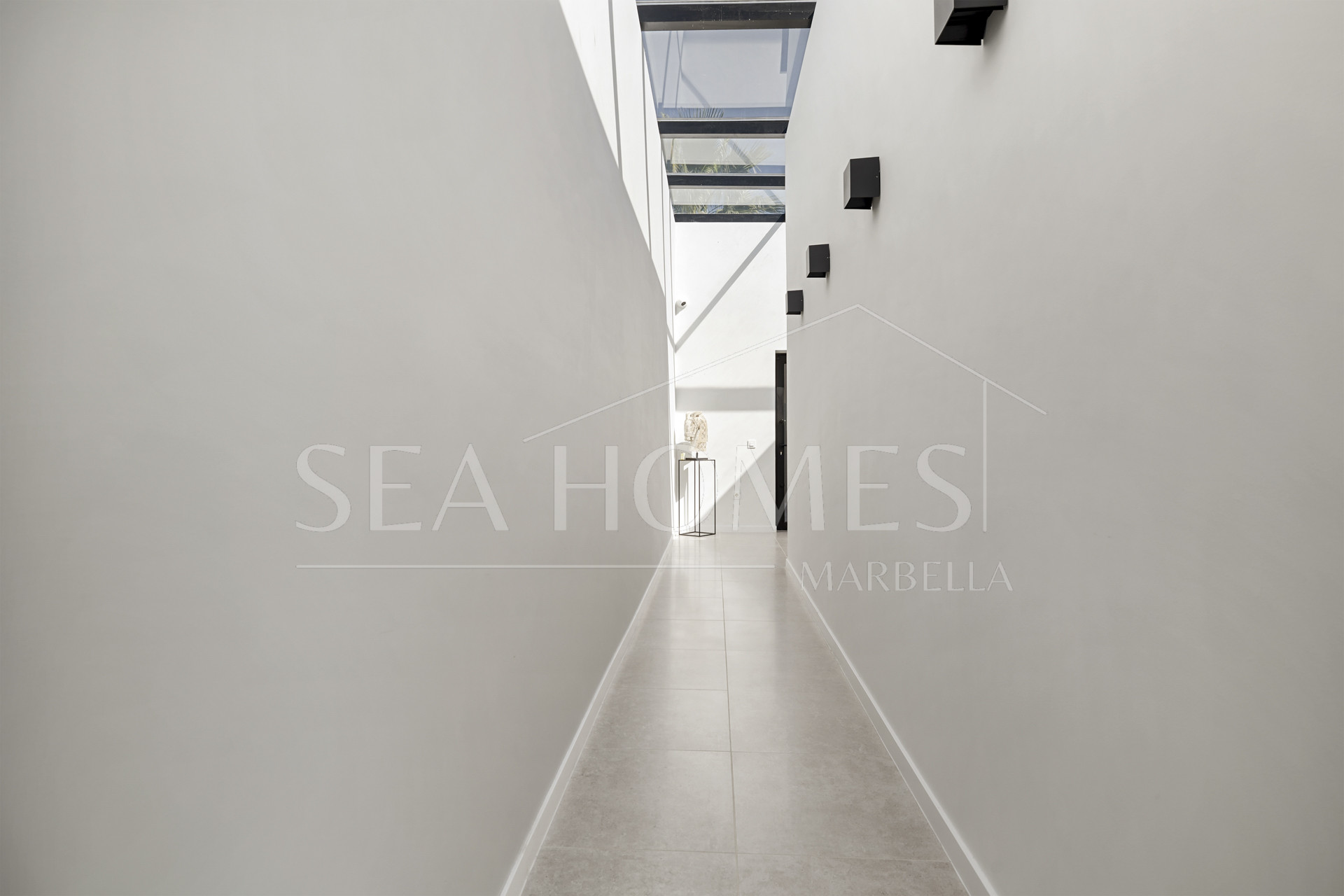Contemporary Luxury with Panoramic Views in La Alquería