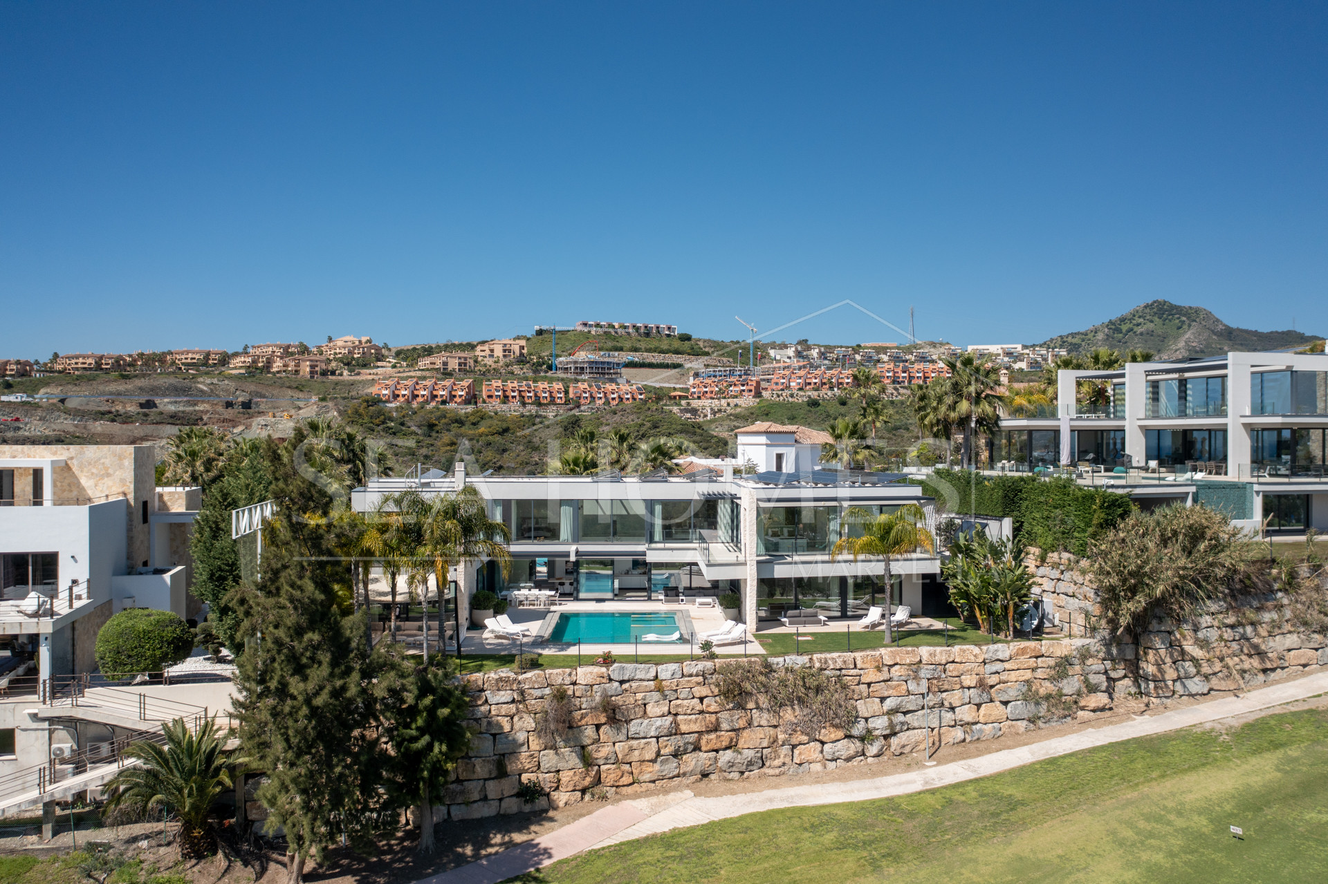 Contemporary Luxury with Panoramic Views in La Alquería