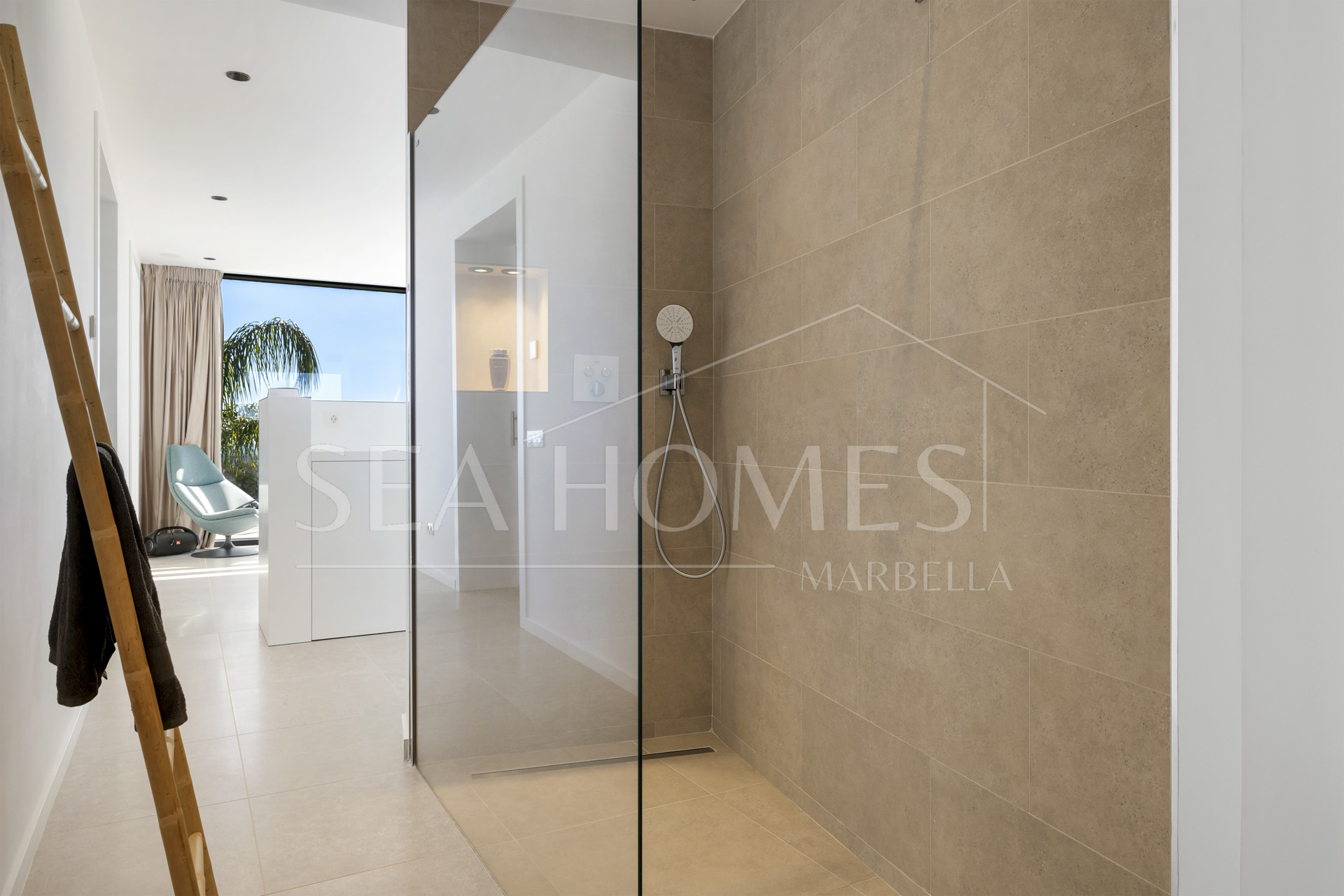 Contemporary Luxury with Panoramic Views in La Alquería