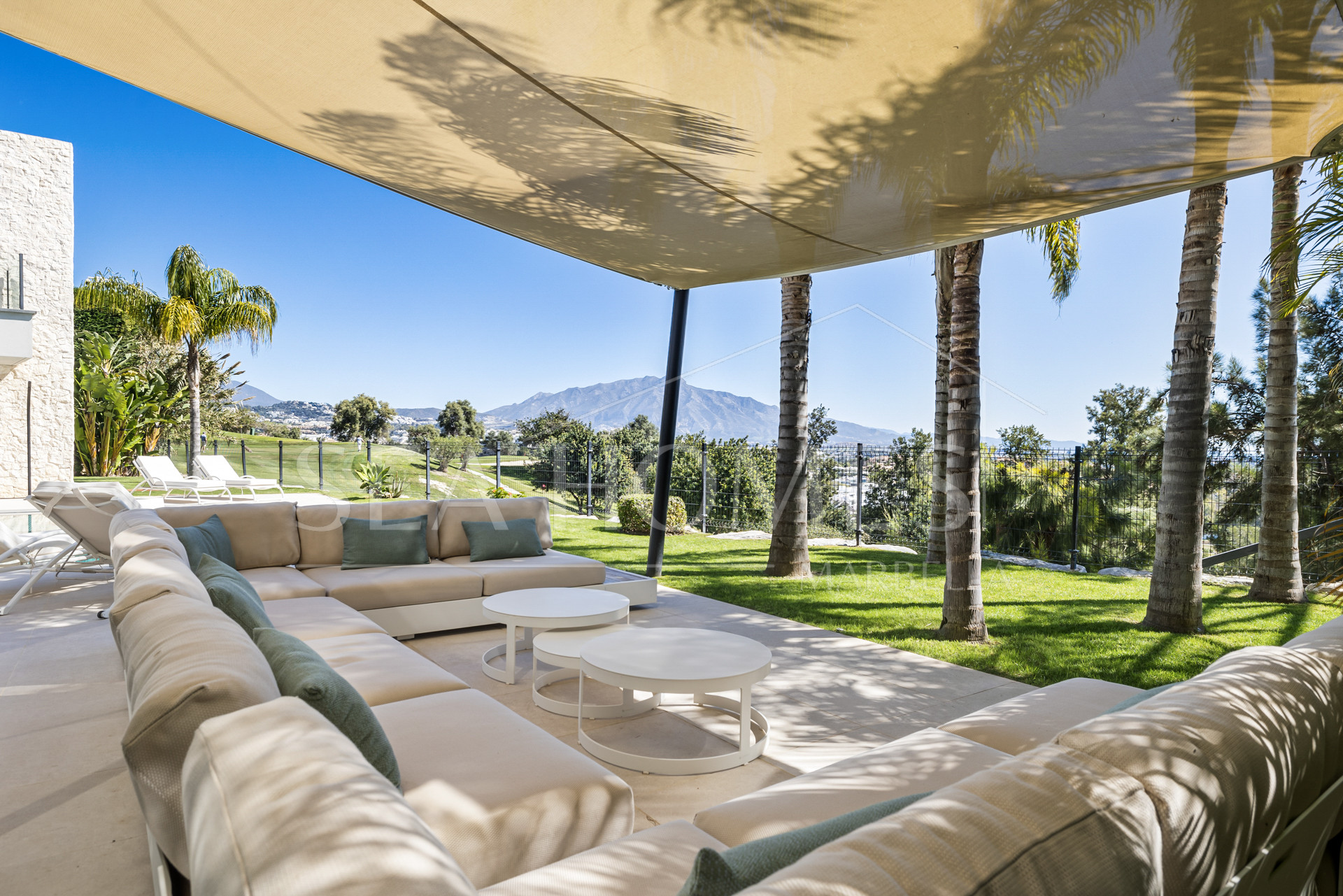 Contemporary Luxury with Panoramic Views in La Alquería