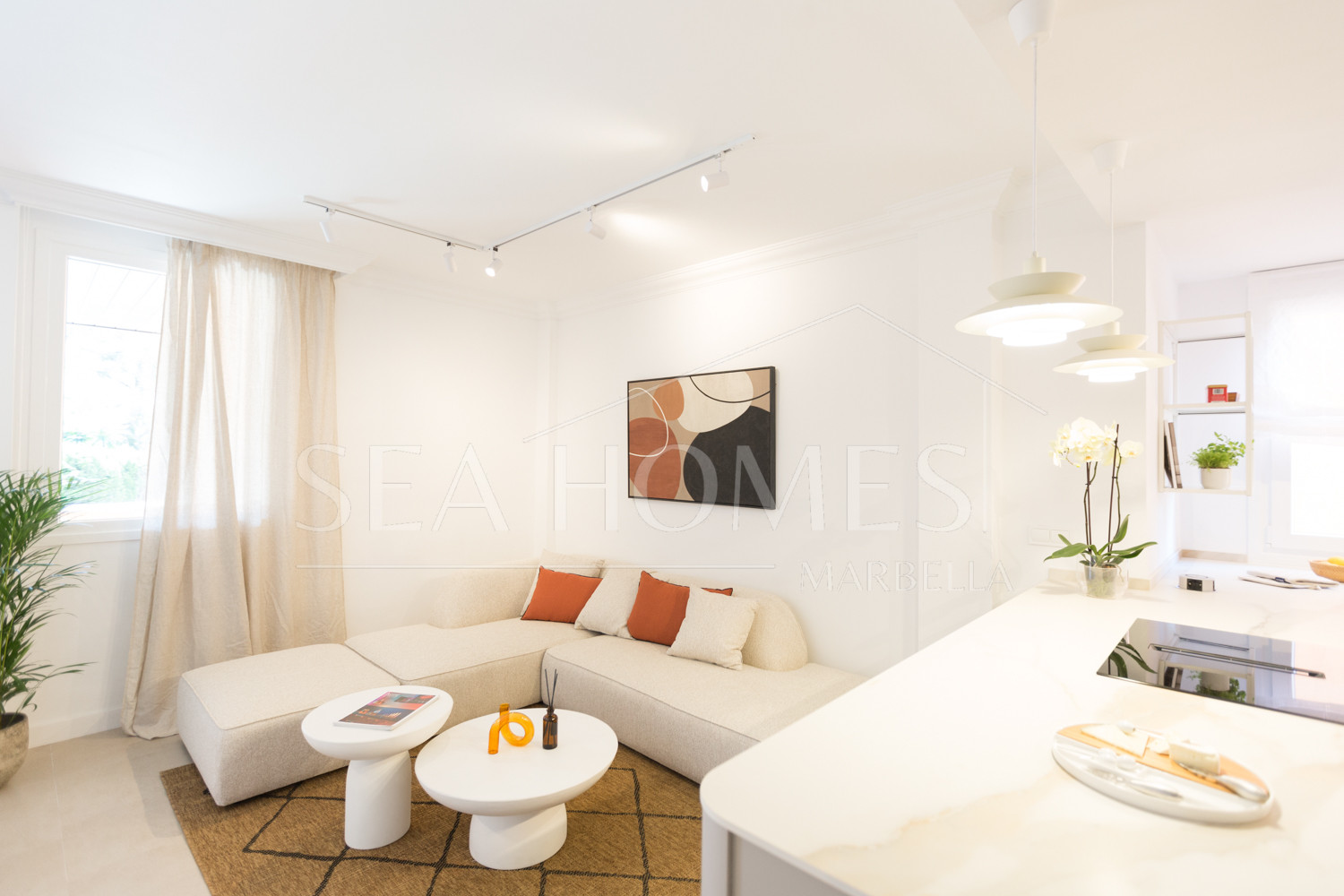 Fully Renovated 2-Bedroom Apartment Just 150m from the Beach – With Access to 4-Star Hotel Facilities