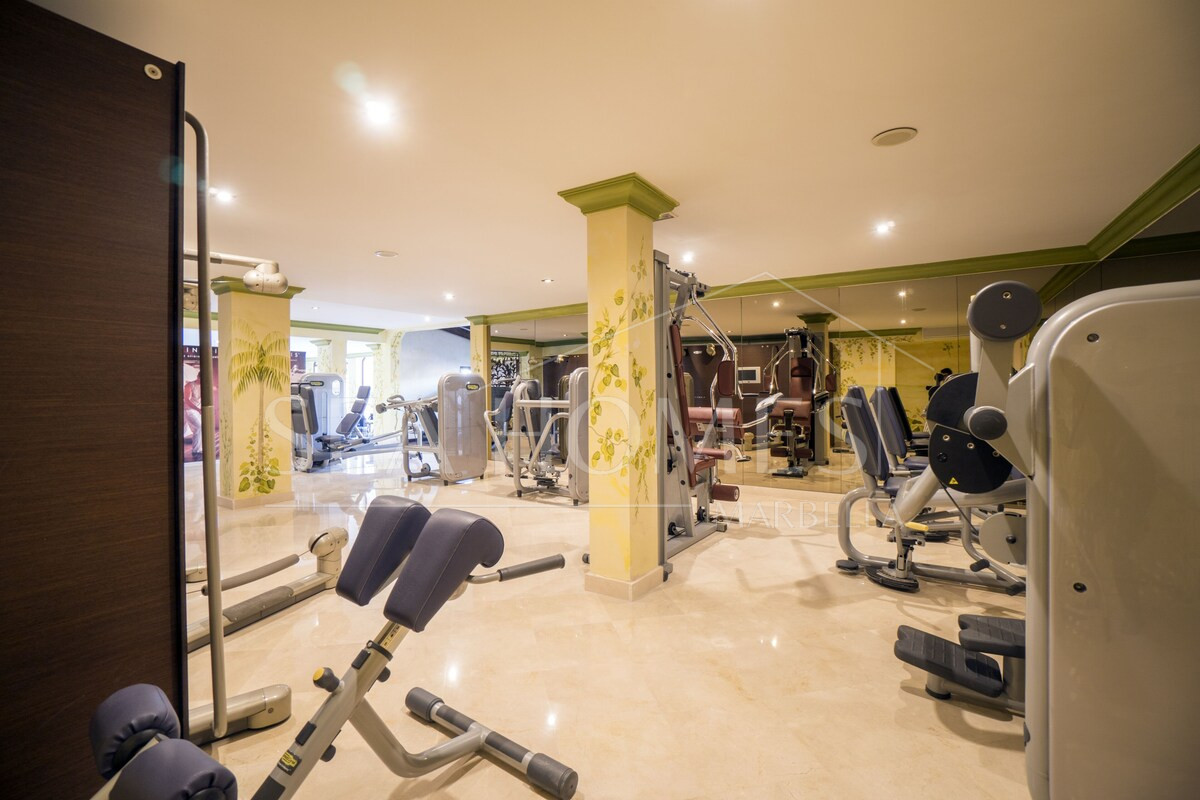 Fully Renovated 2-Bedroom Apartment Just 150m from the Beach – With Access to 4-Star Hotel Facilities