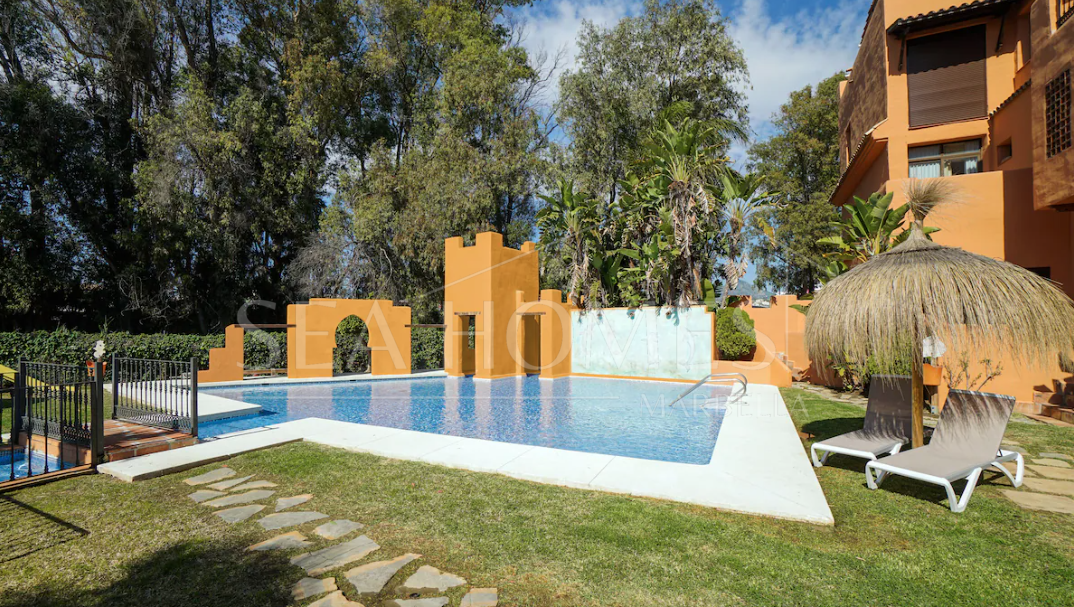 Fully Renovated 2-Bedroom Apartment Just 150m from the Beach – With Access to 4-Star Hotel Facilities