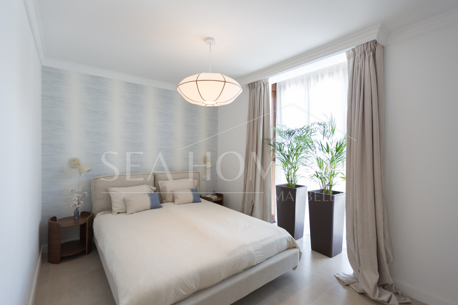 Fully Renovated 2-Bedroom Apartment Just 150m from the Beach – With Access to 4-Star Hotel Facilities