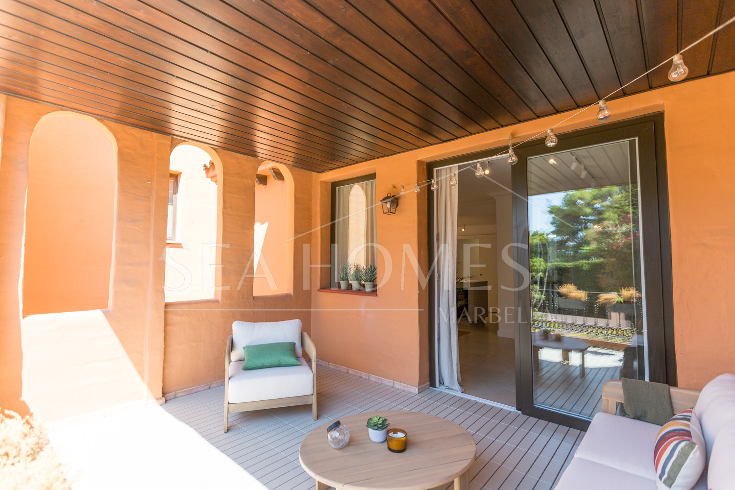 Fully Renovated 2-Bedroom Apartment Just 150m from the Beach – With Access to 4-Star Hotel Facilities