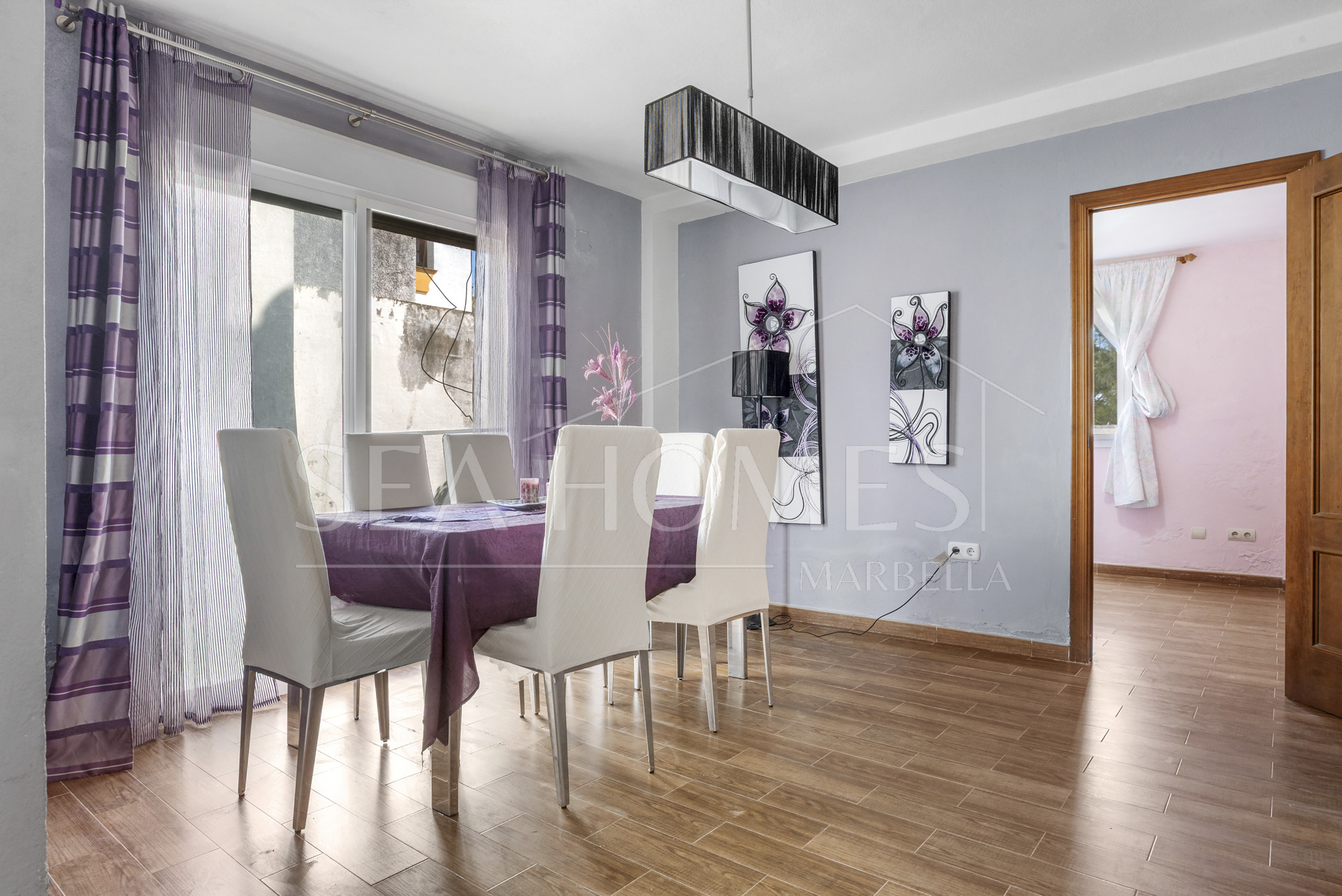 Large 6 Bedroom Villa with Sea and Mountain Views in Estepona