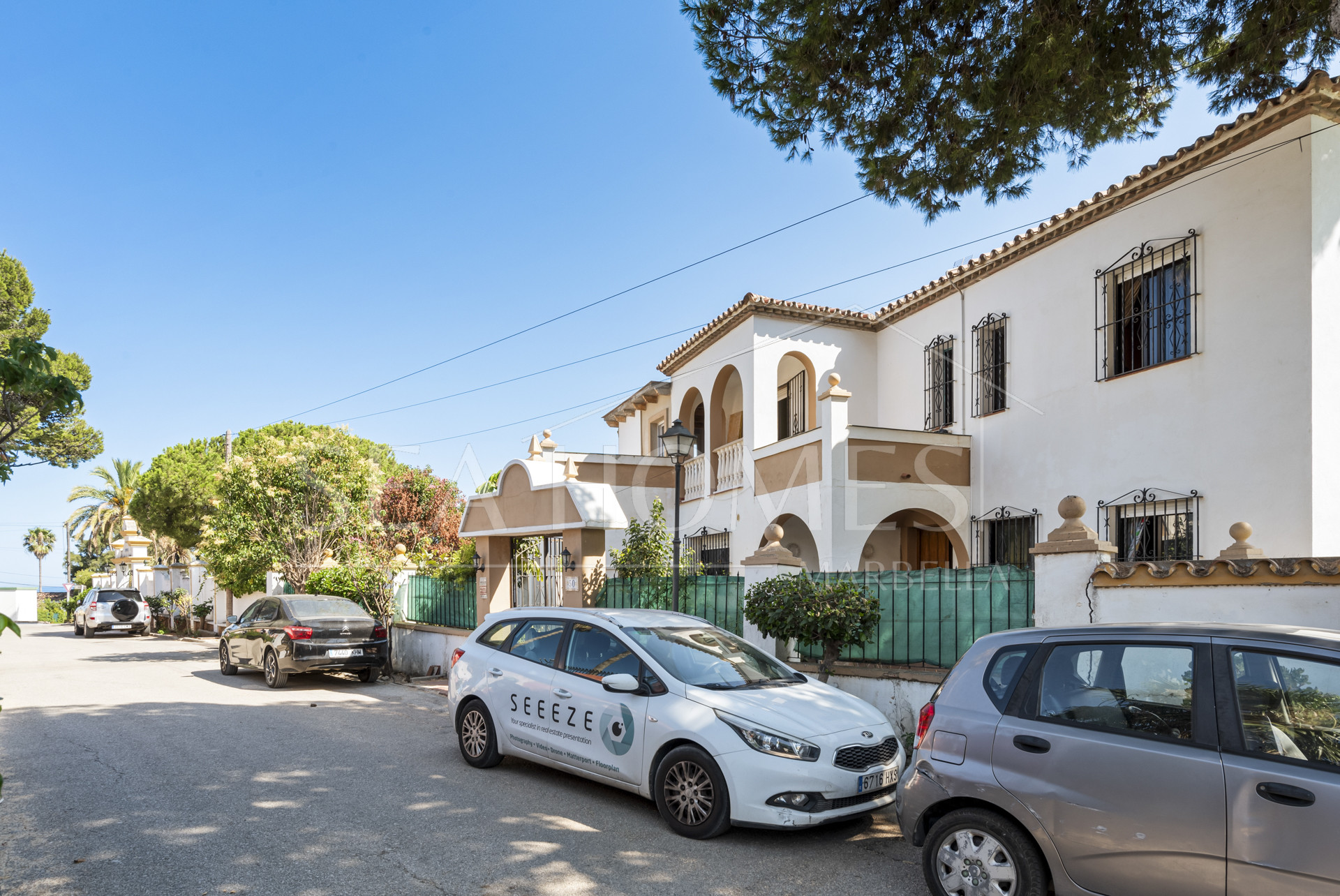 Large 6 Bedroom Villa with Sea and Mountain Views in Estepona