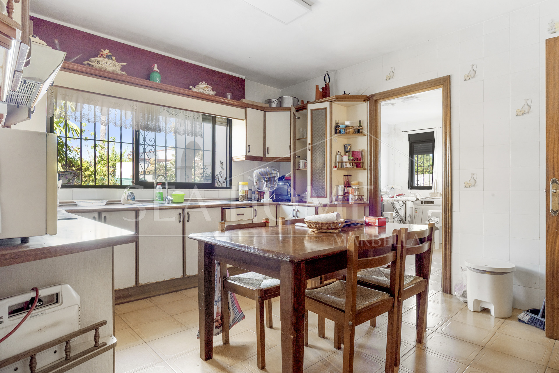 Large 6 Bedroom Villa with Sea and Mountain Views in Estepona