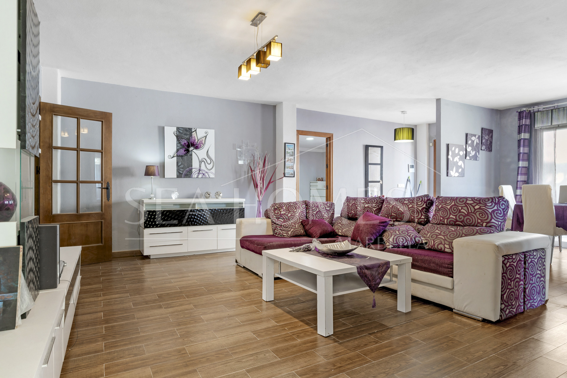 Large 6 Bedroom Villa with Sea and Mountain Views in Estepona