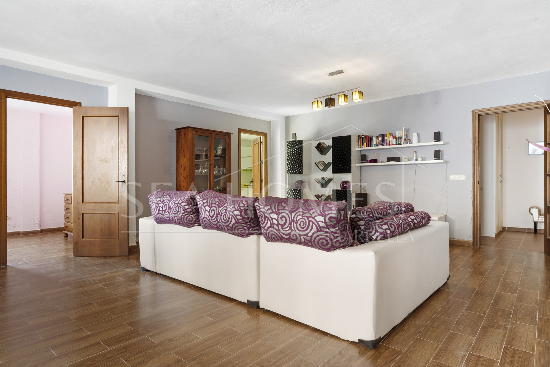 Large 6 Bedroom Villa with Sea and Mountain Views in Estepona