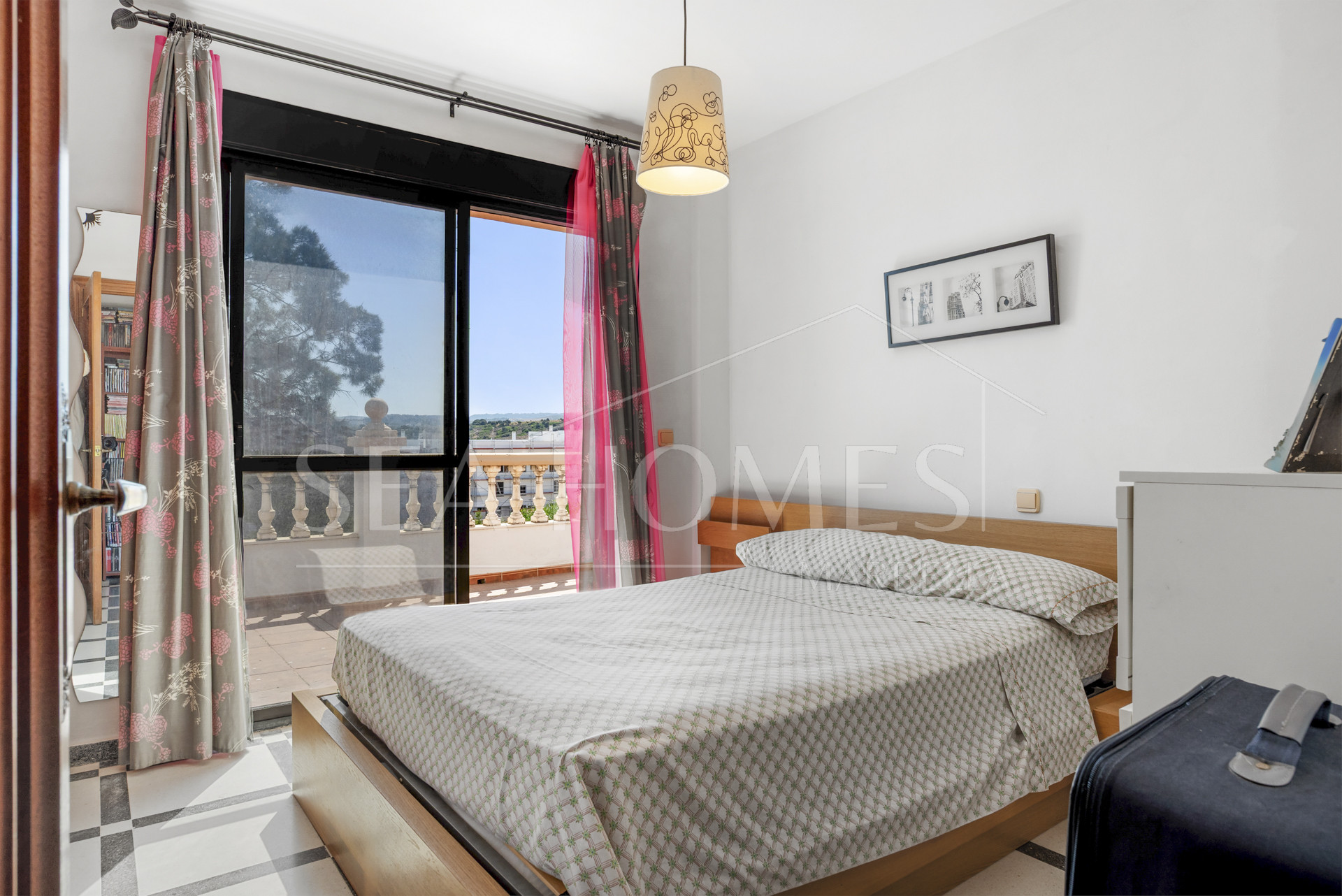 Large 6 Bedroom Villa with Sea and Mountain Views in Estepona