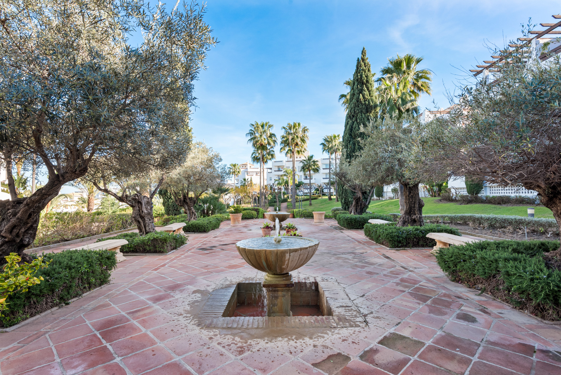 Bright 2 bedroom apartment with private terrace in Selwo