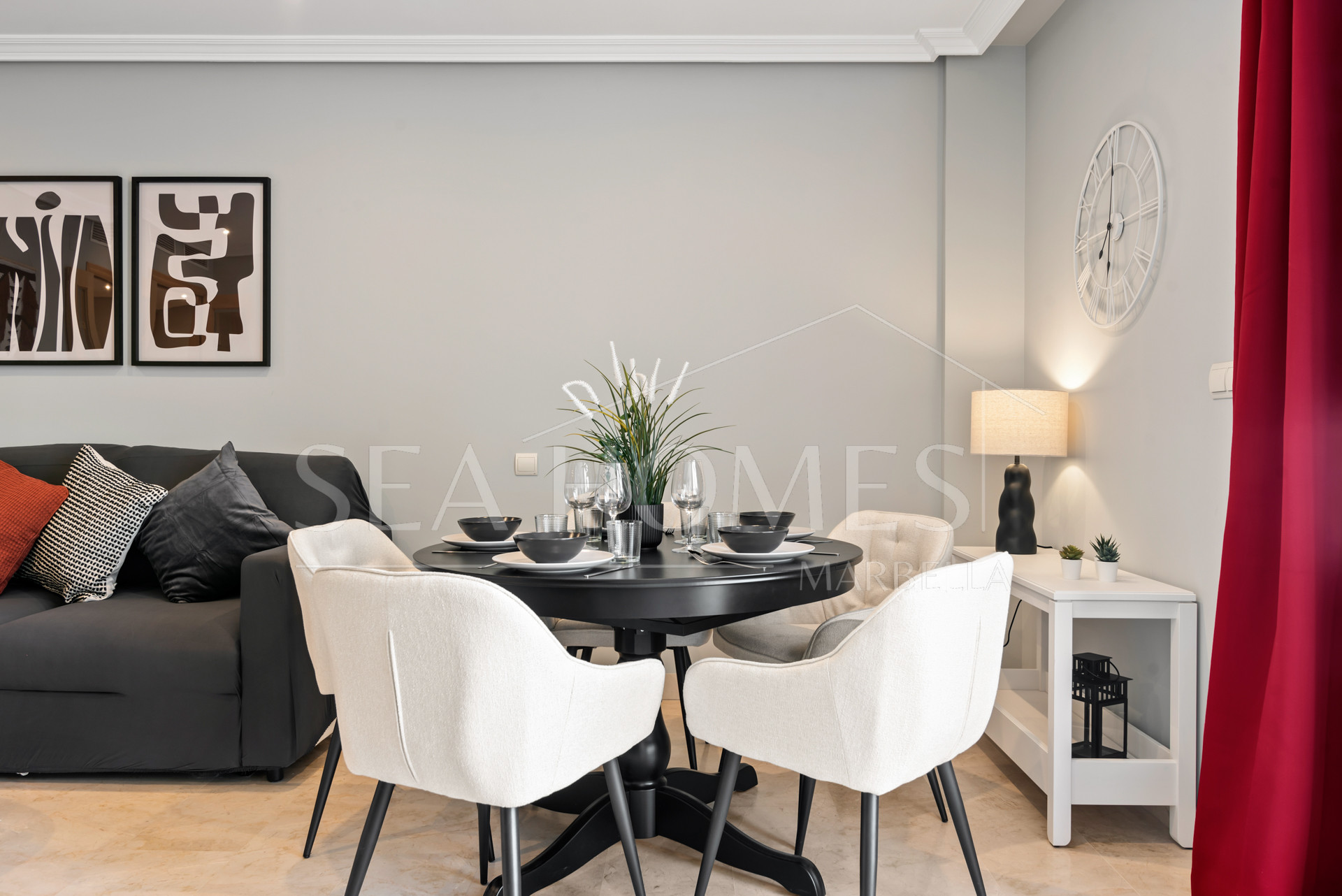 Bright 2 bedroom apartment with private terrace in Selwo