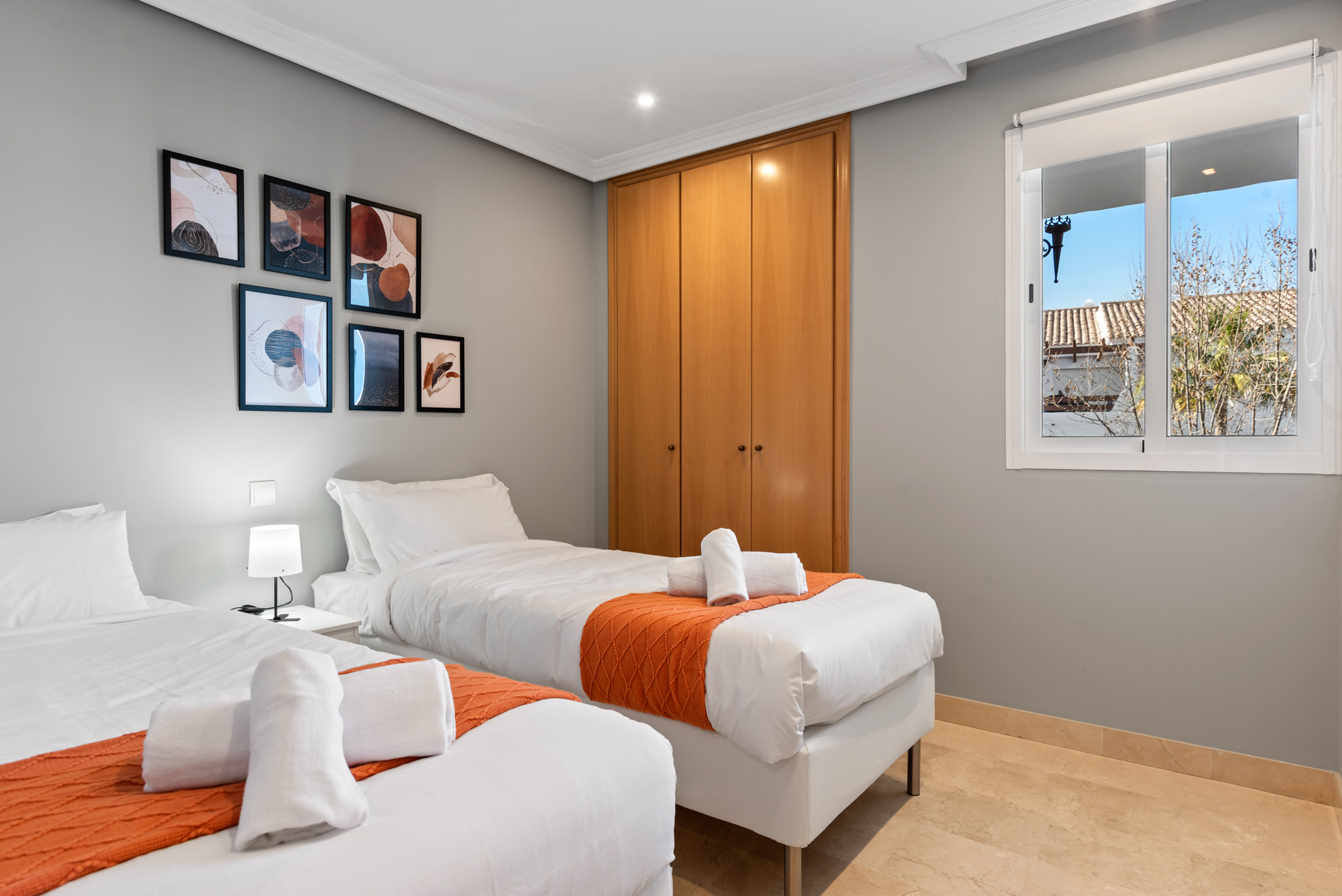 Bright 2 bedroom apartment with private terrace in Selwo