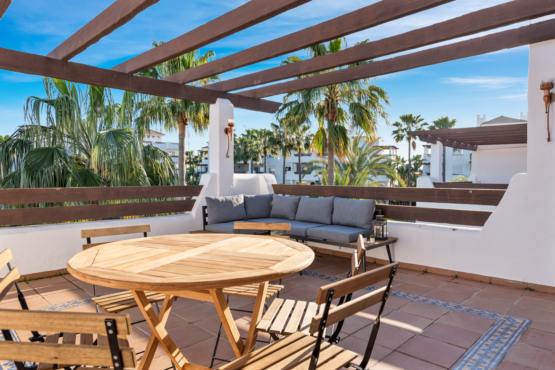 Bright 2 bedroom apartment with private terrace in Selwo