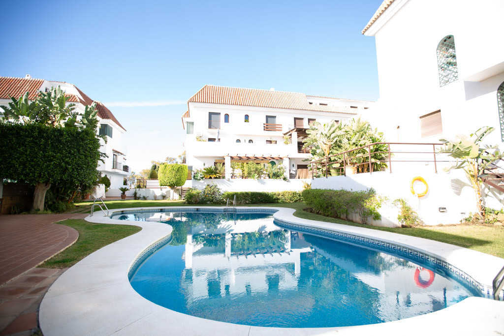 Spektakuläres 3-Zimmer-Doppelhaus in Coto Real, Lomas de Marbella Club