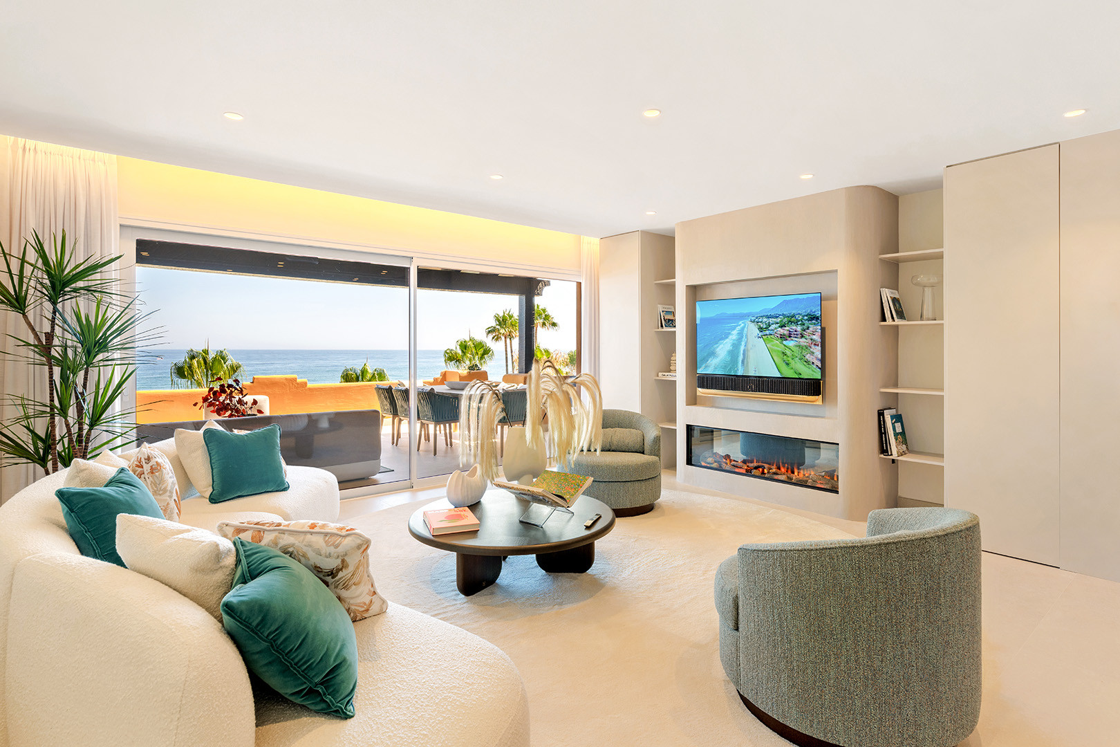 Living in front of the sea: sophistication and exclusivity in the New Golden Mile