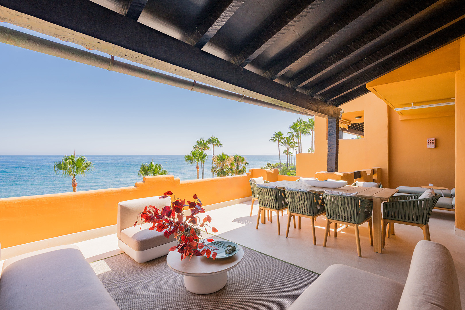 Living in front of the sea: sophistication and exclusivity in the New Golden Mile