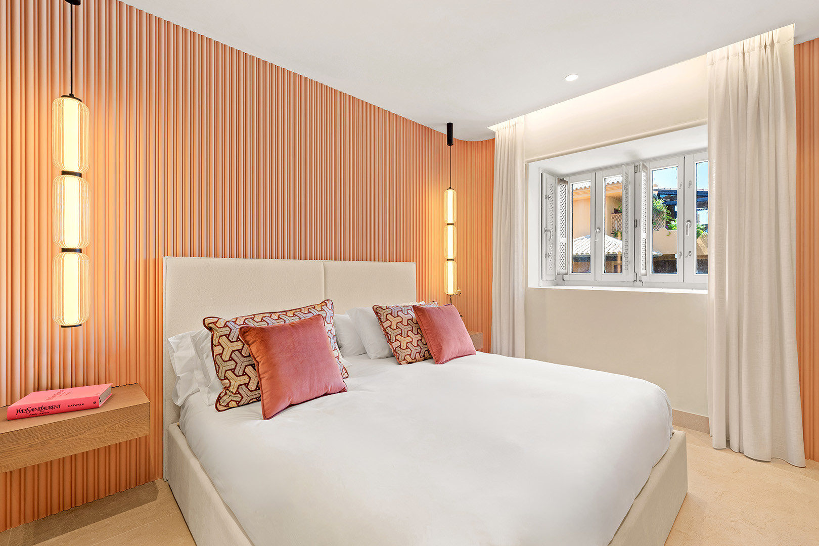 Living in front of the sea: sophistication and exclusivity in the New Golden Mile