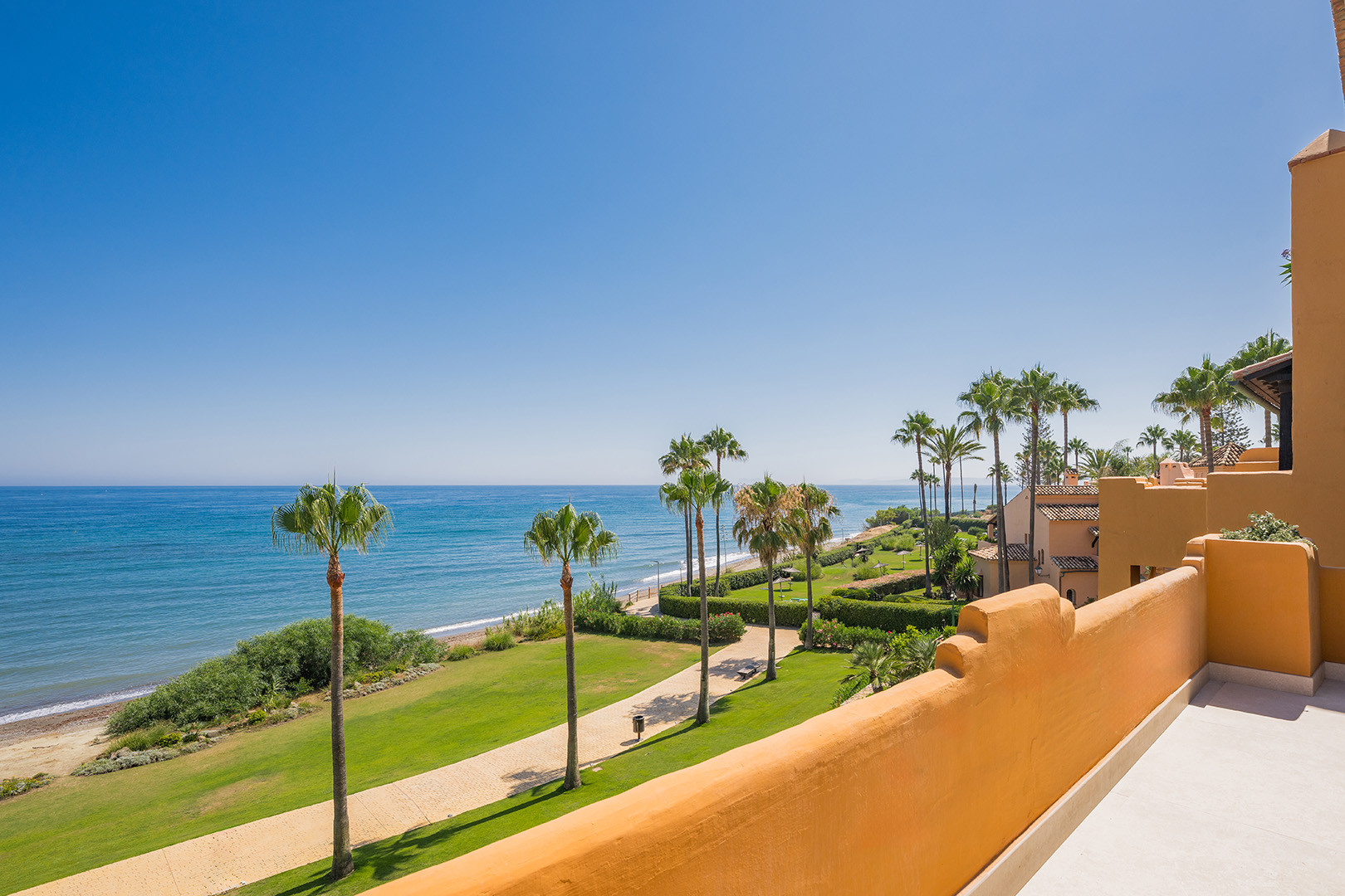 Living in front of the sea: sophistication and exclusivity in the New Golden Mile