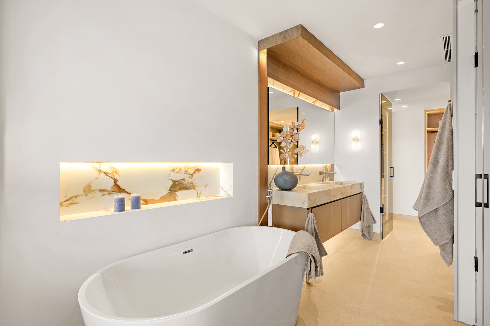 Living in front of the sea: sophistication and exclusivity in the New Golden Mile